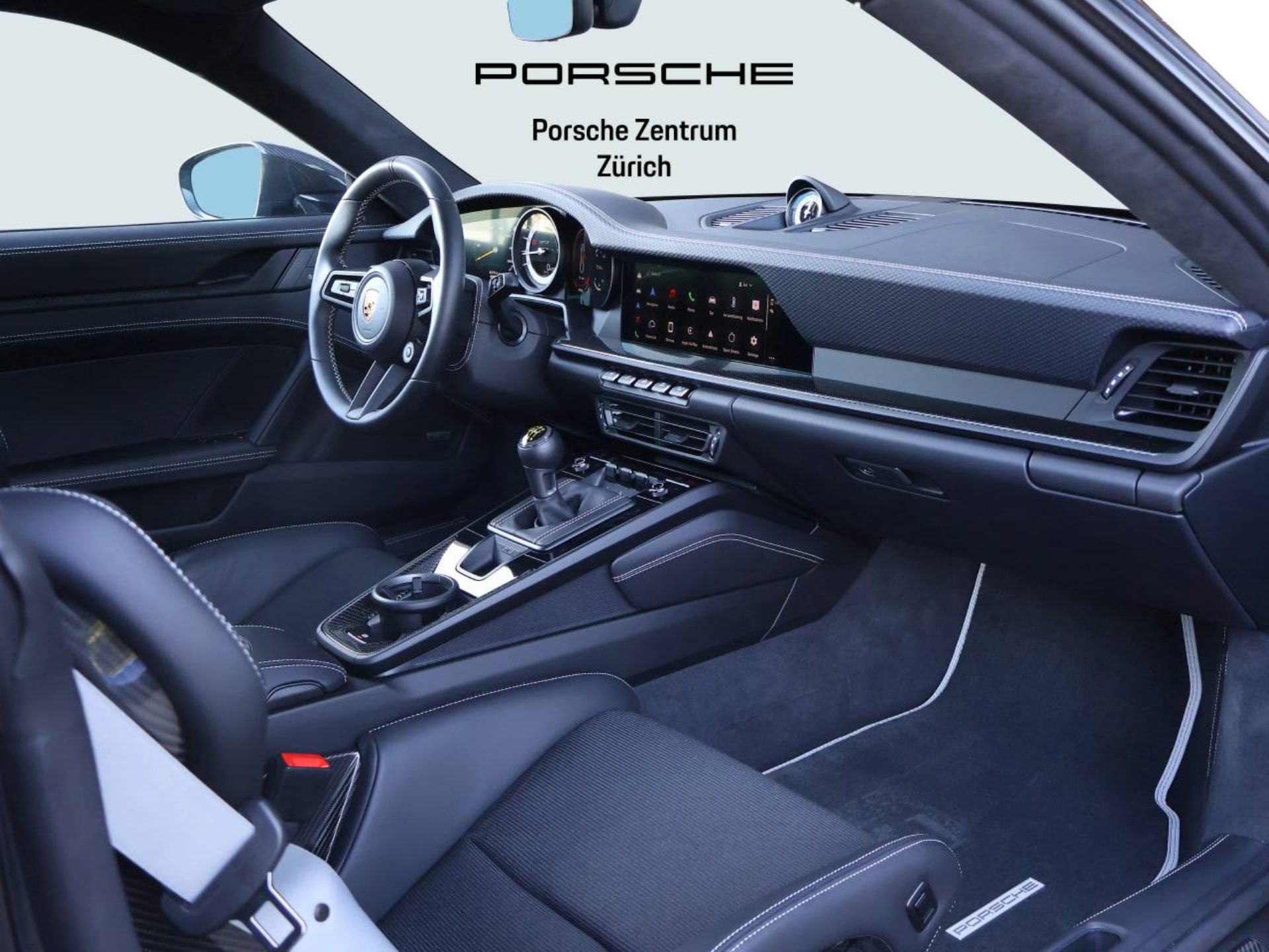 PORSCHE 911 GT3 mit Touring-Paket-image-13