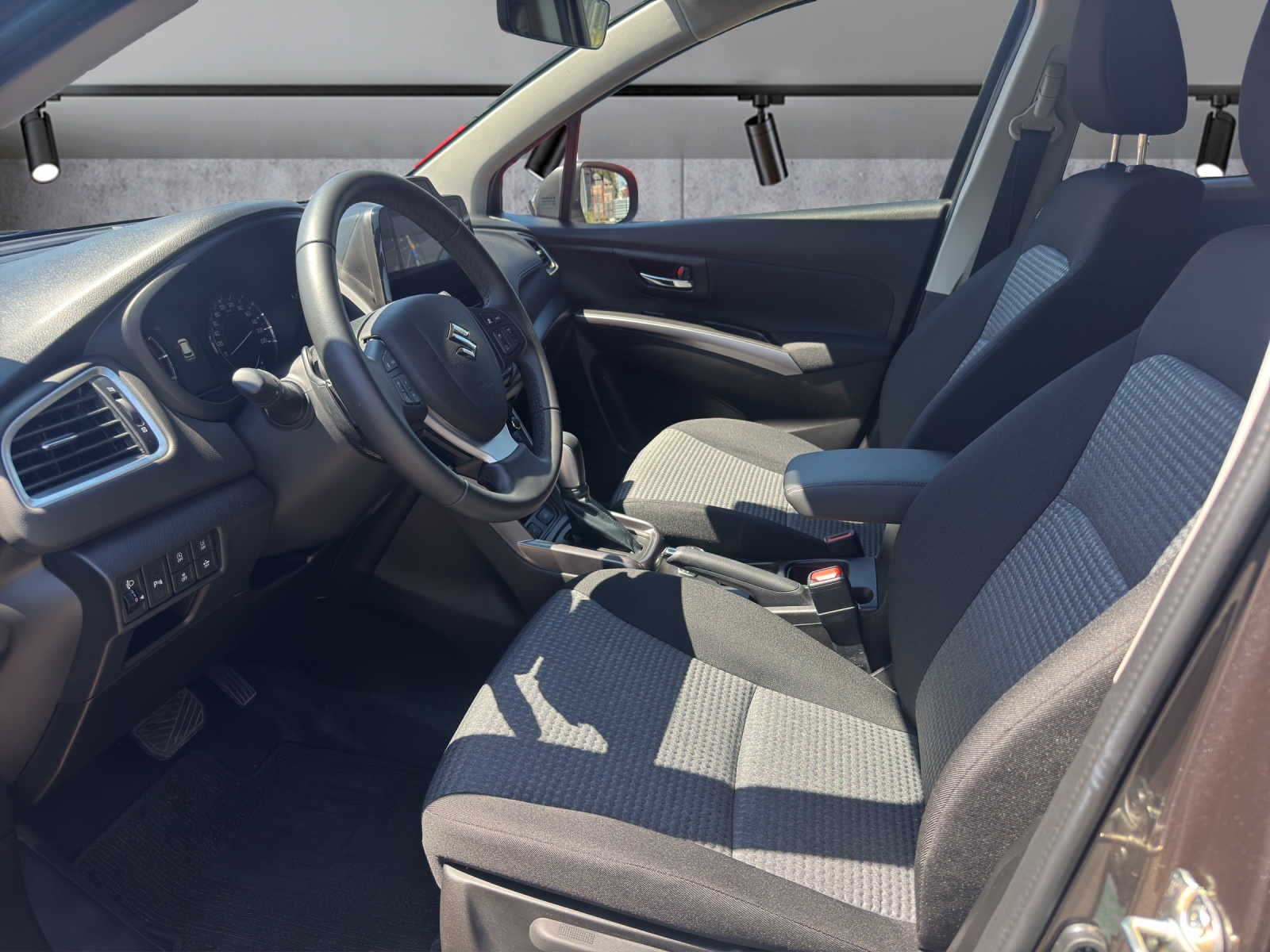 SUZUKI S-Cross 1.4 16V Compact+ MHD 4WD Automatic-image-5