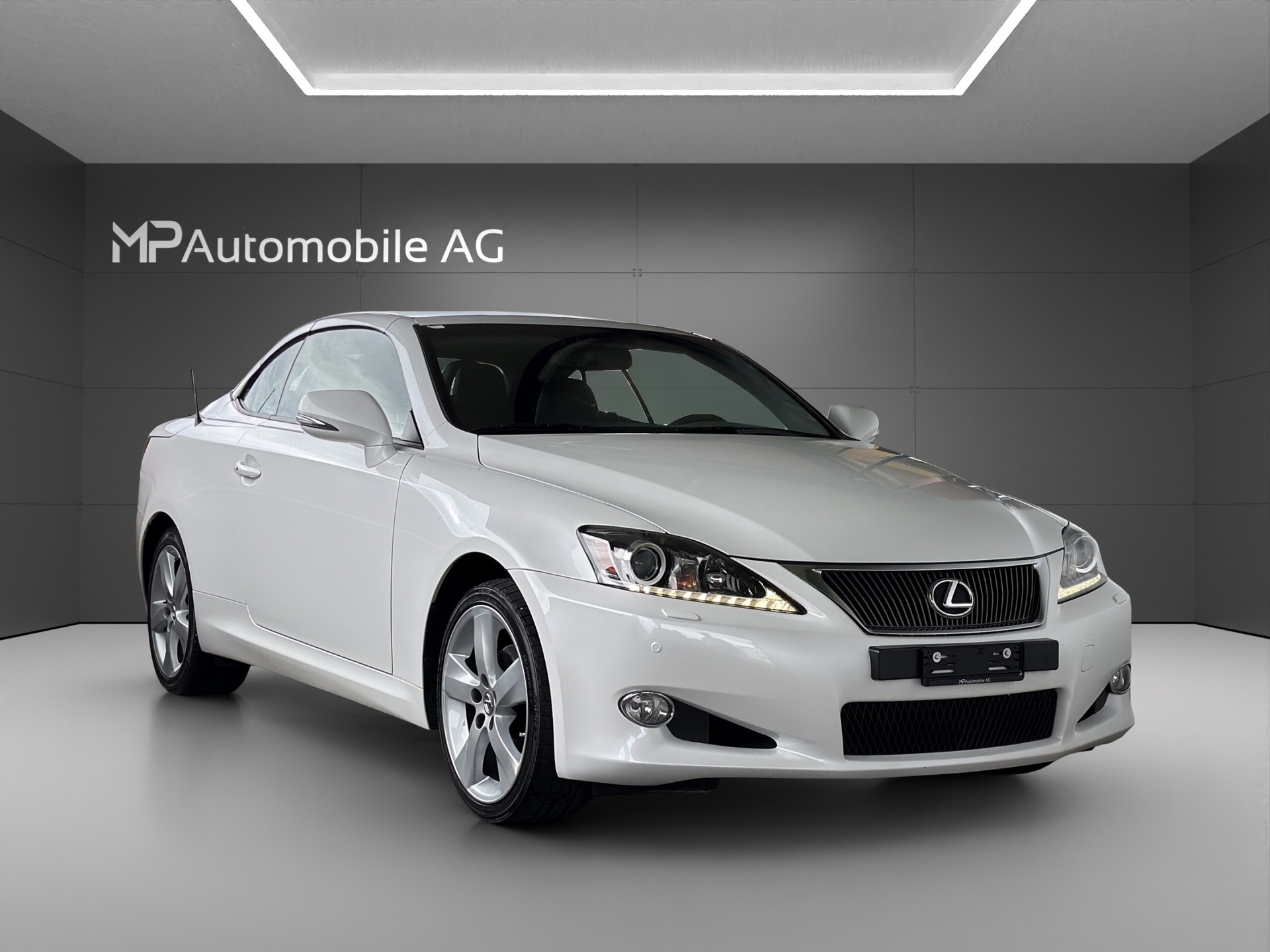LEXUS IS 250C Edition Automatic-image-3