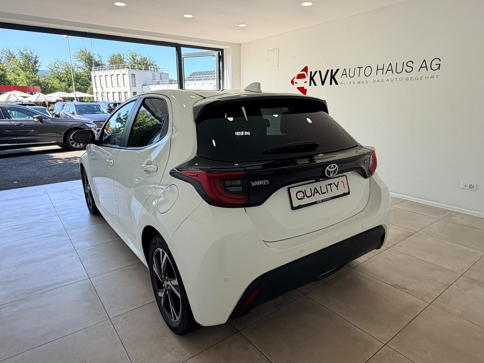 TOYOTA Yaris 1.5 Trend e-CVT*CH FAHRZEUG*15 JAHRE WERKSGARANTIE*-image-4