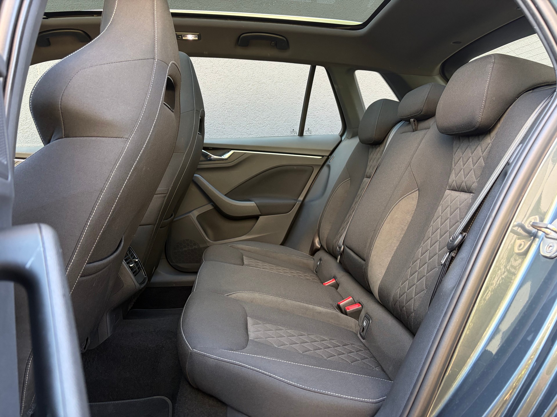 SKODA Kamiq 1.0 TSI Style DSG-image-11