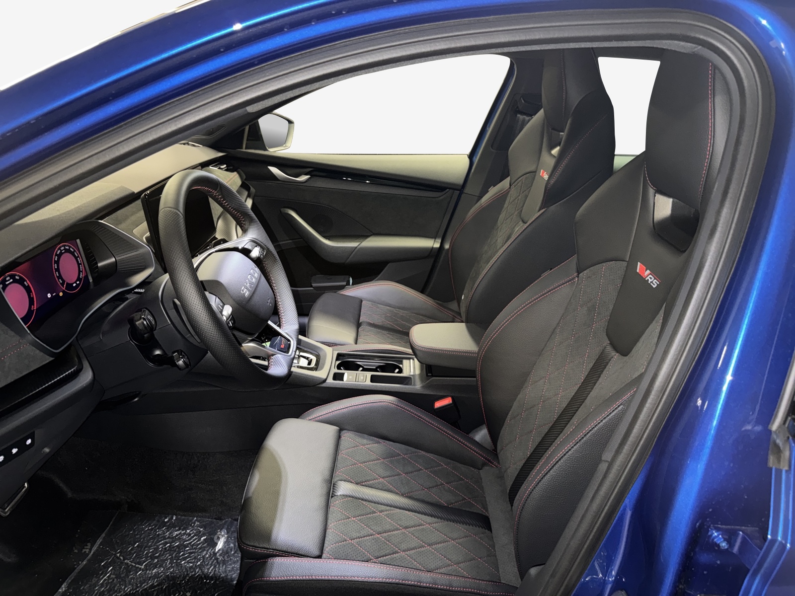 SKODA Octavia RS 30 Years Edition-image-7