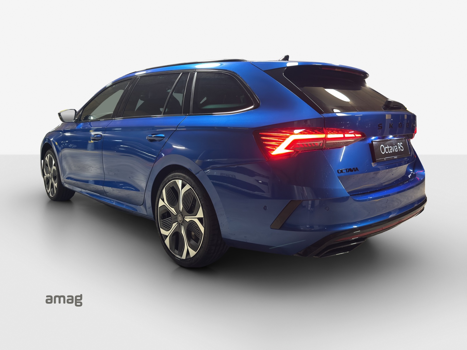 SKODA Octavia RS 30 Years Edition-image-2