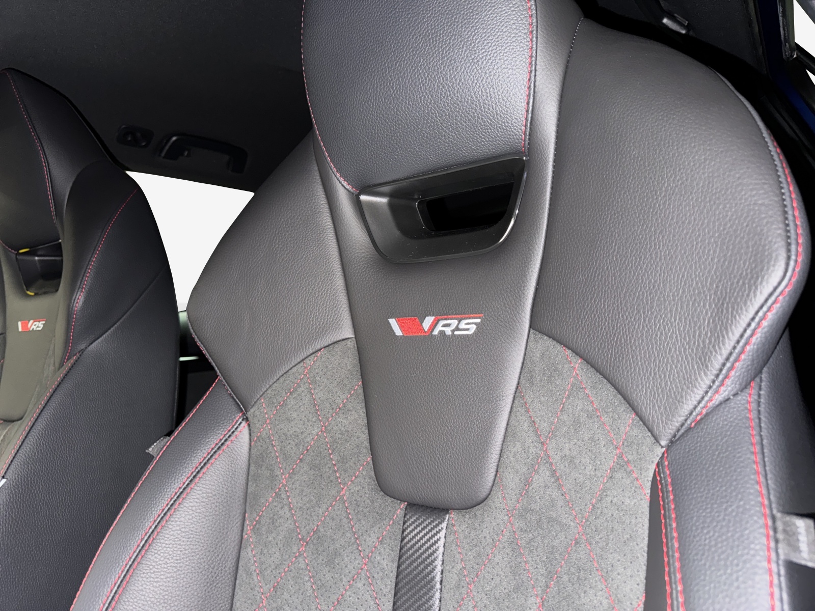 SKODA Octavia RS 30 Years Edition-image-14