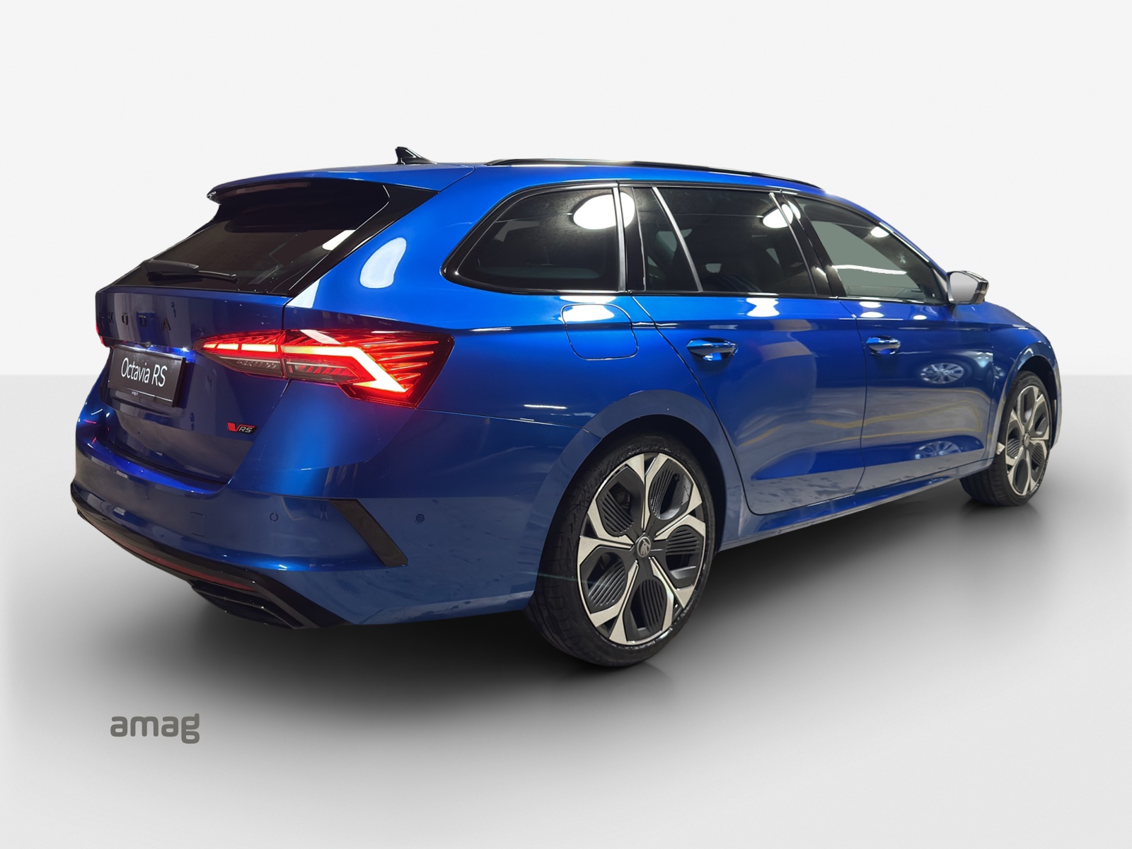 SKODA Octavia RS 30 Years Edition-image-4