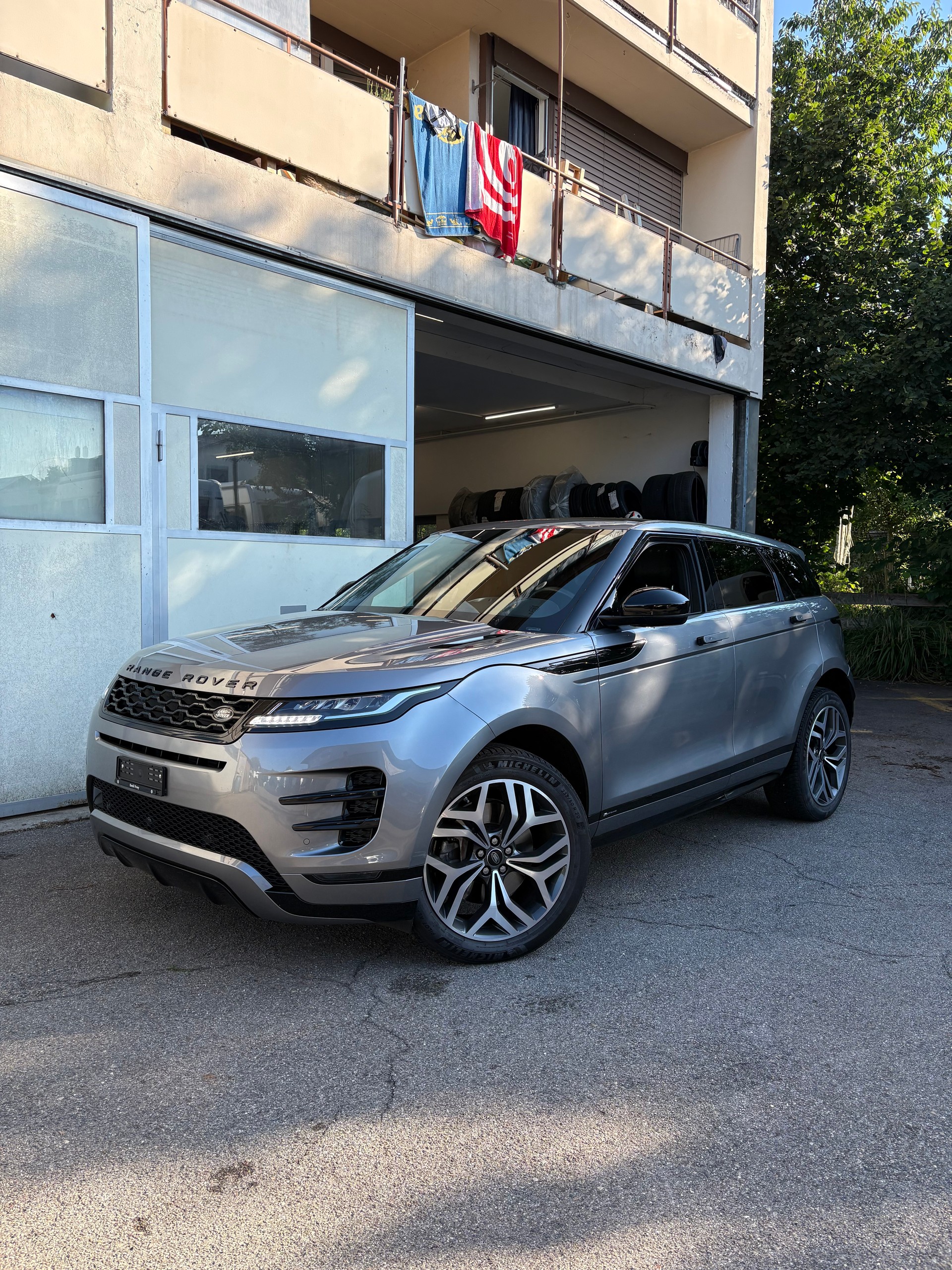 LAND ROVER Range Rover Evoque R-Dynamic D 150 HSE AT9