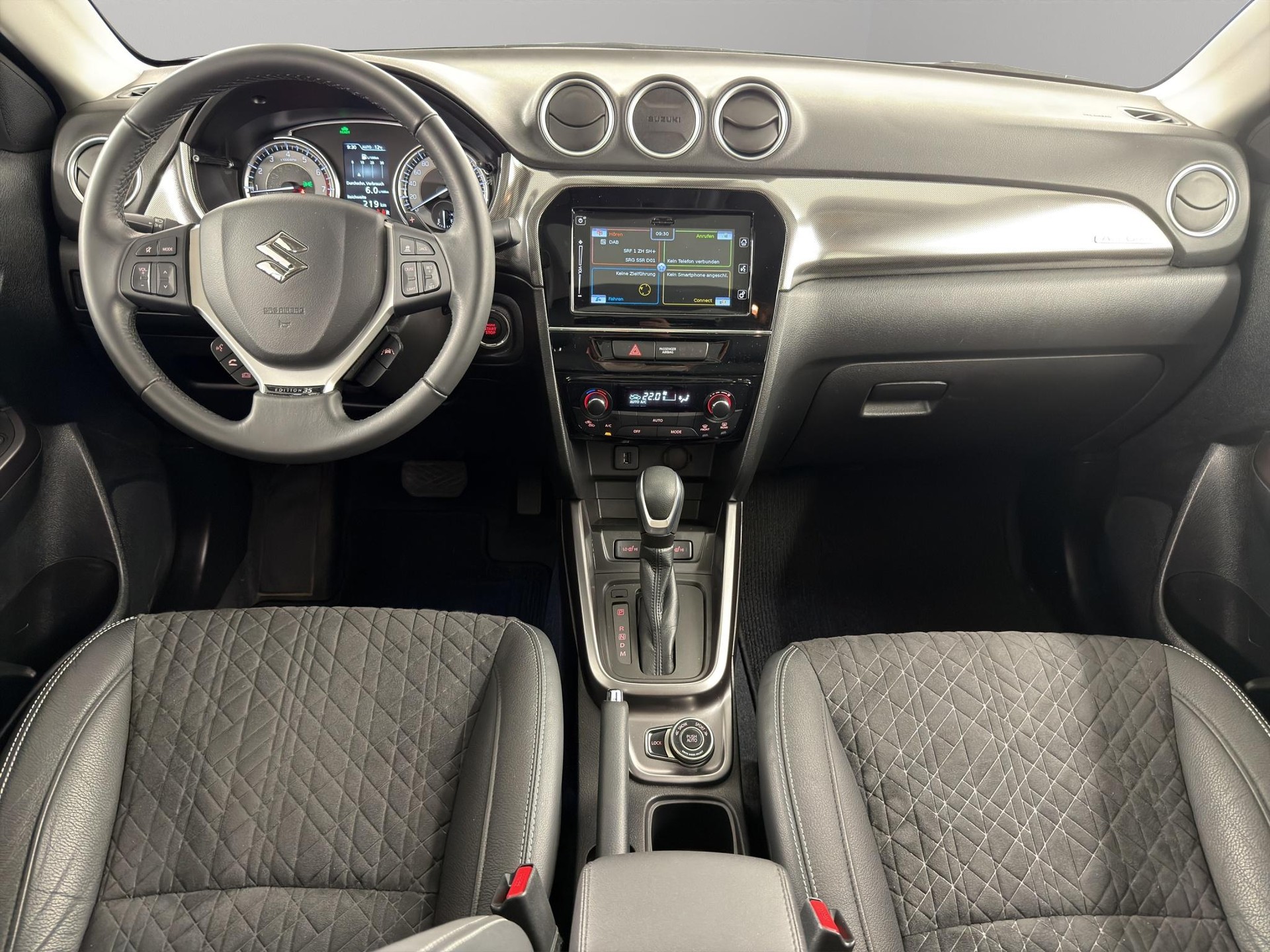 SUZUKI Vitara 1.5 Compact Top Hybrid Edition 35 4x4-image-10