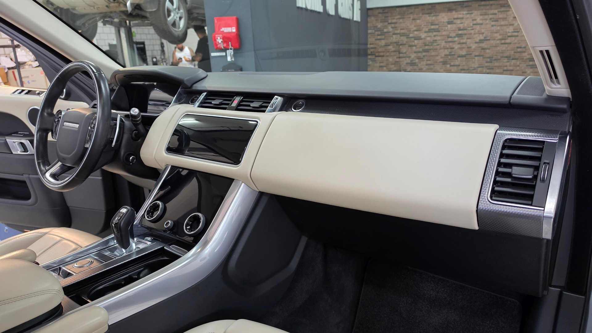 LAND ROVER Range Rover Sport 3.0 SDV6 HSE Automatic-image-25