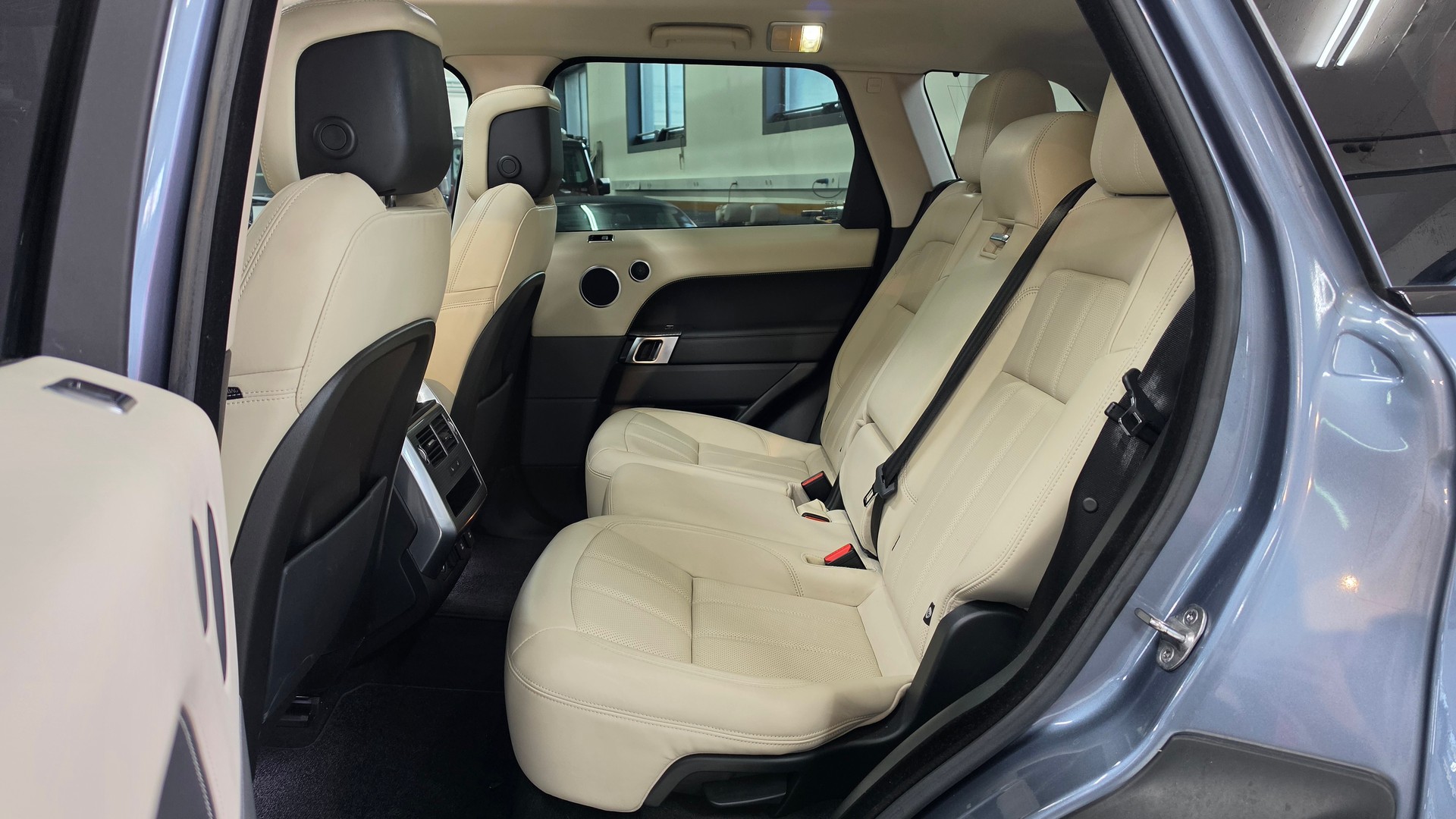 LAND ROVER Range Rover Sport 3.0 SDV6 HSE Automatic-image-23
