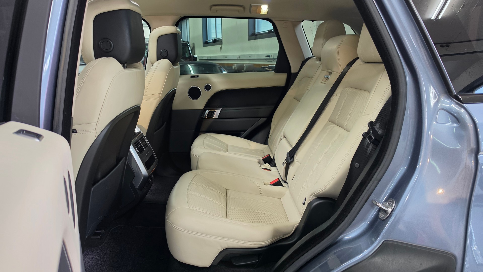LAND ROVER Range Rover Sport 3.0 SDV6 HSE Automatic-image-19