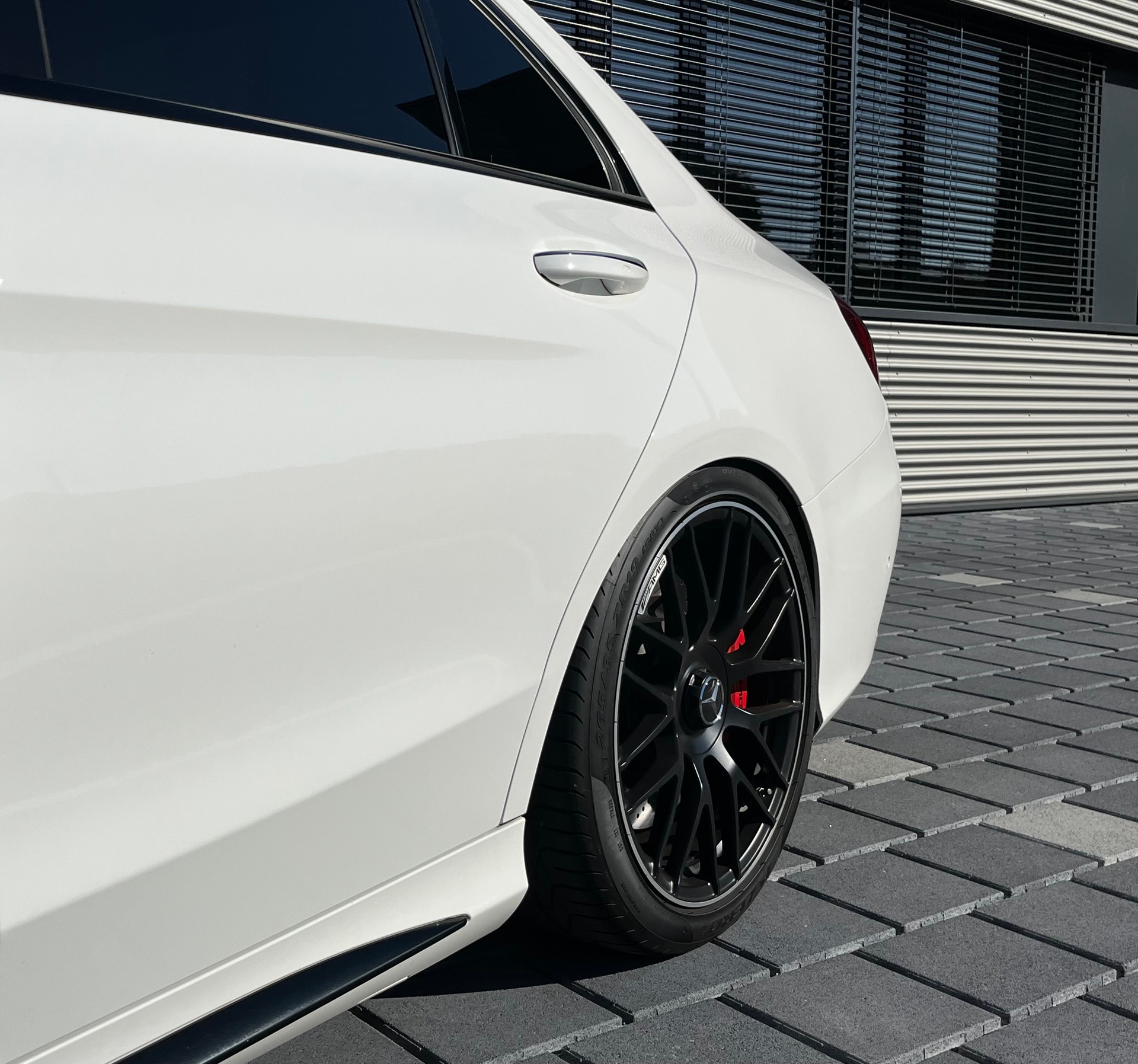 MERCEDES-BENZ C 63 S AMG-image-9