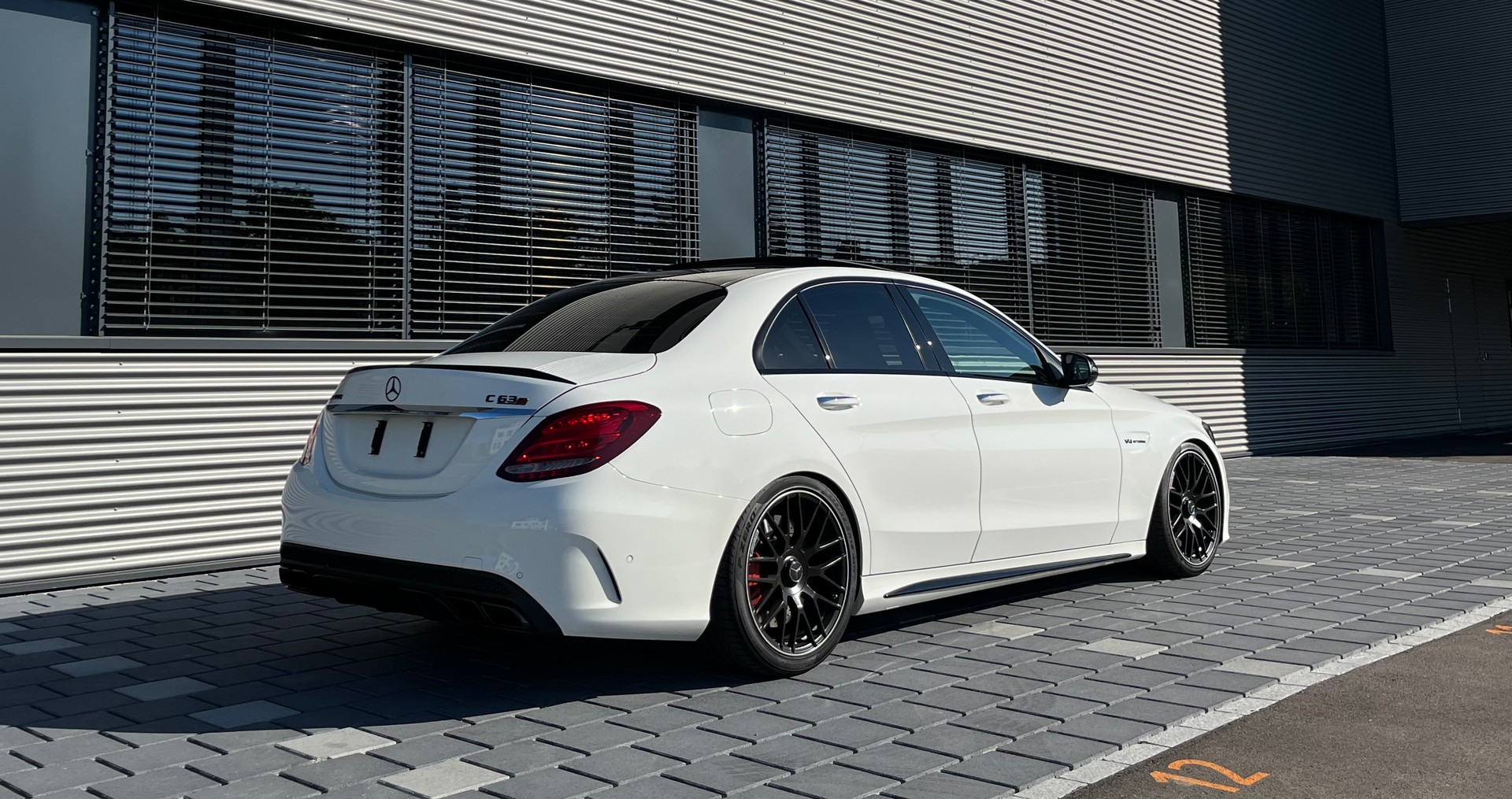 MERCEDES-BENZ C 63 S AMG-image-7