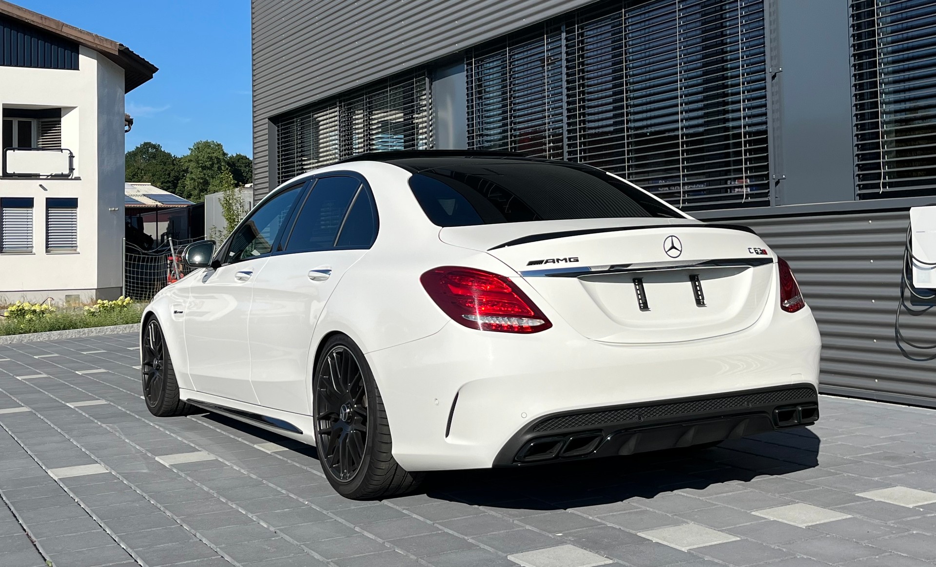 MERCEDES-BENZ C 63 S AMG-image-4