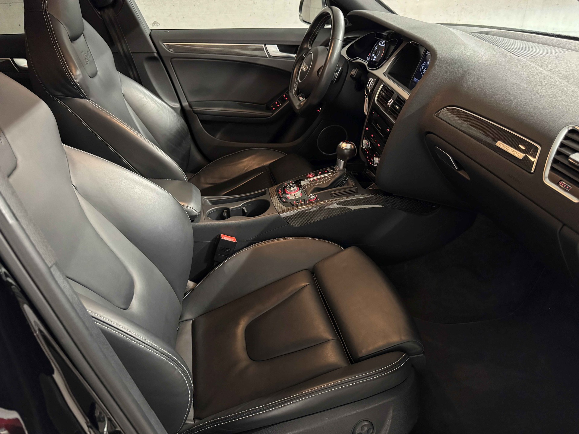 AUDI S4 Avant 3.0 TFSI quattro S-tronic-image-10