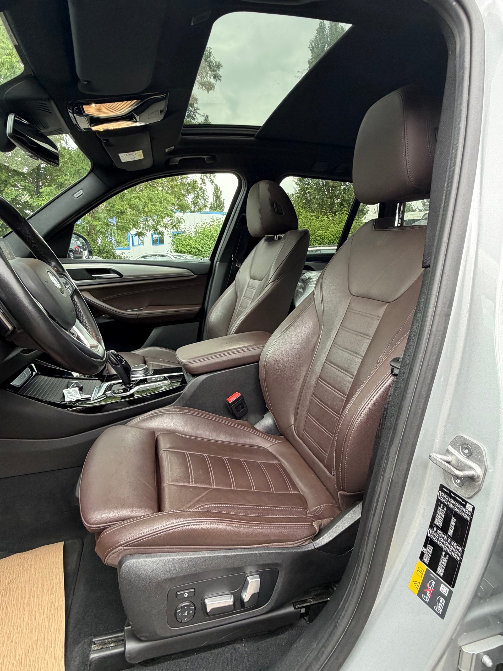 BMW X3 xDrive 30e Luxury Line-image-7