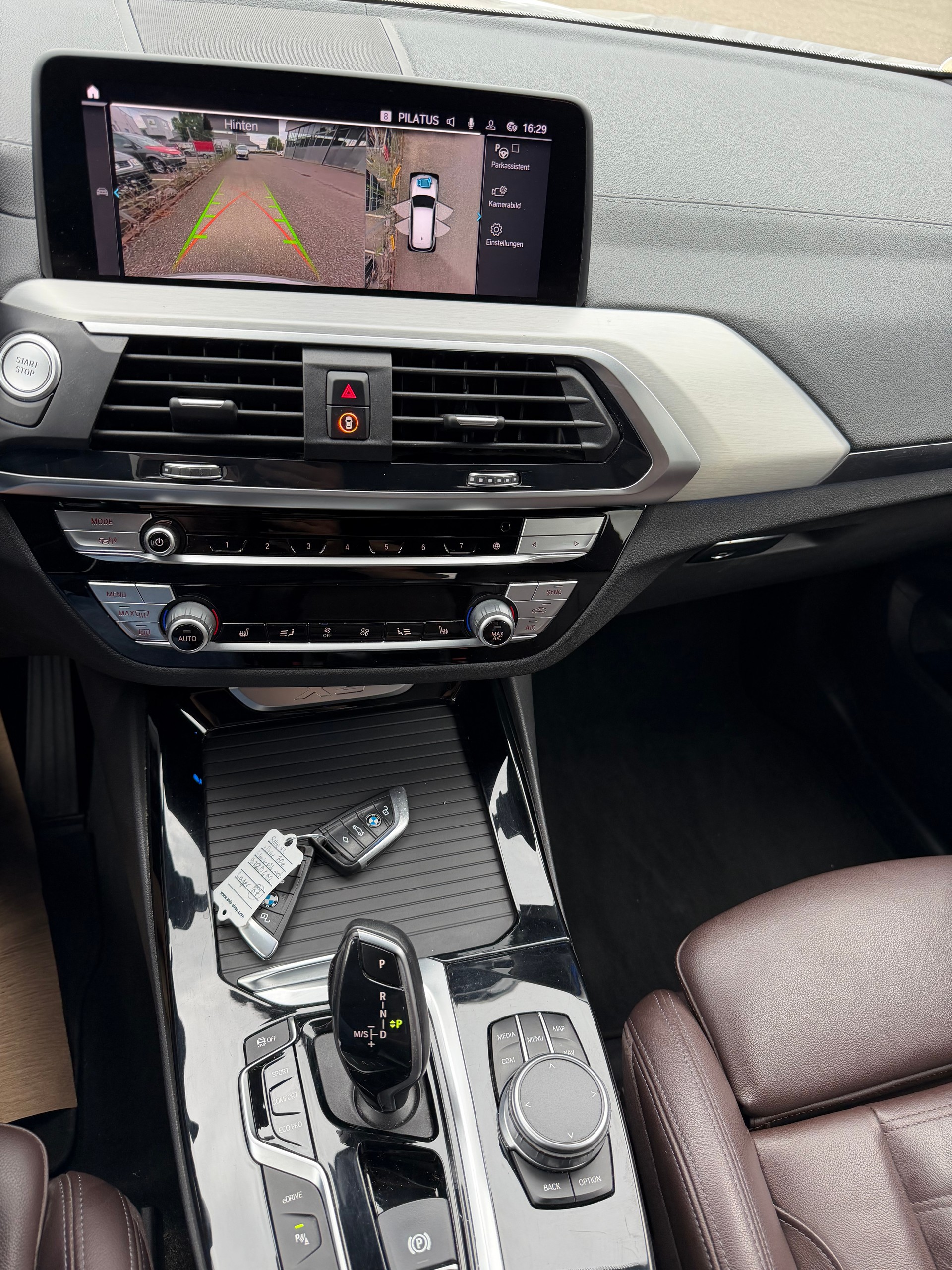 BMW X3 xDrive 30e Luxury Line-image-9