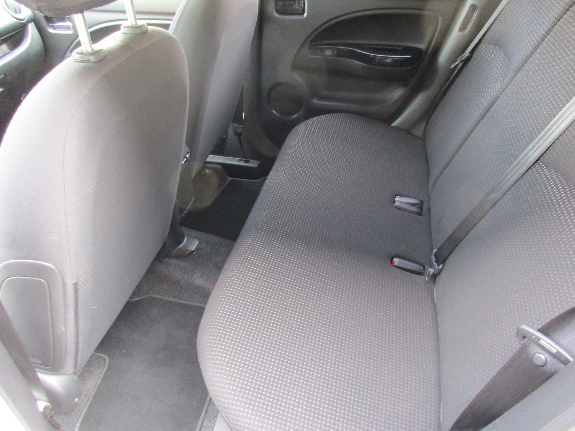 MITSUBISHI Space Star 1.2 Celebration 300K CVT-image-5