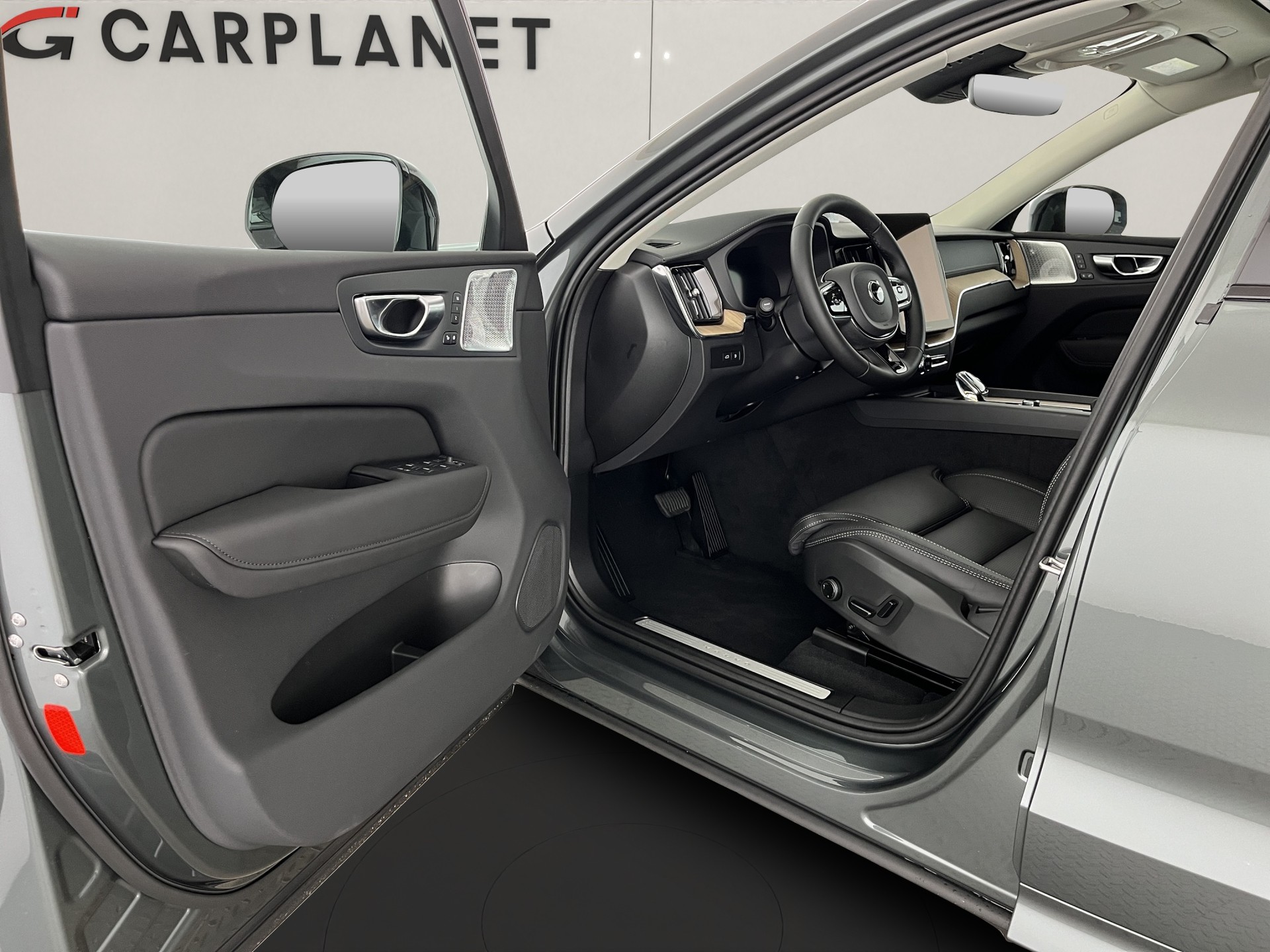 VOLVO XC60 2.0 T8 TE Ultra Dark eAWD-image-7