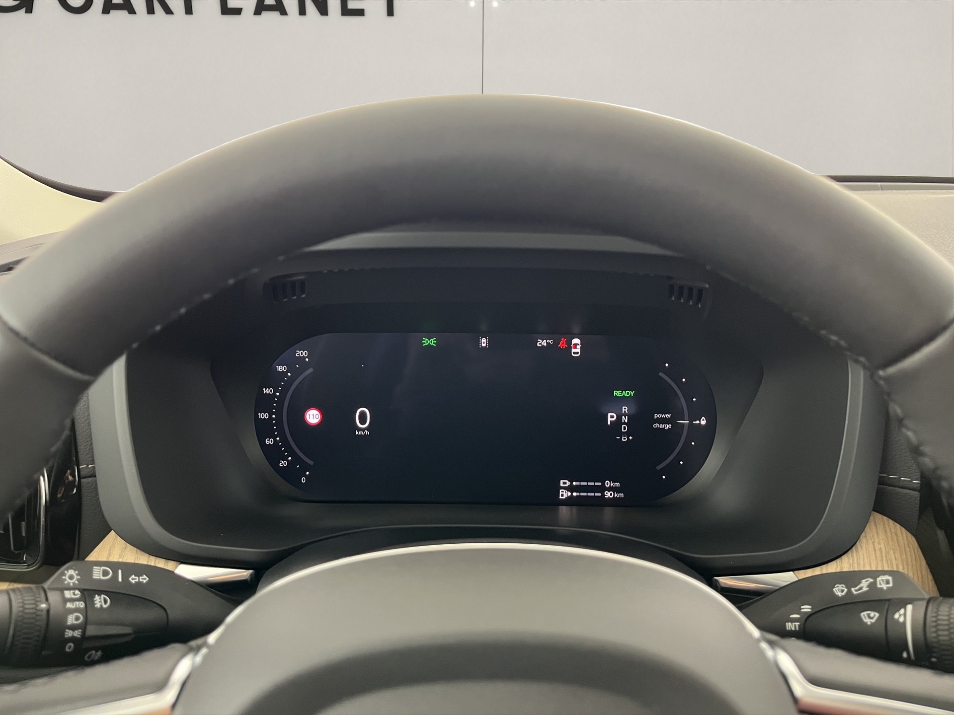 VOLVO XC60 2.0 T8 TE Ultra Dark eAWD-image-13