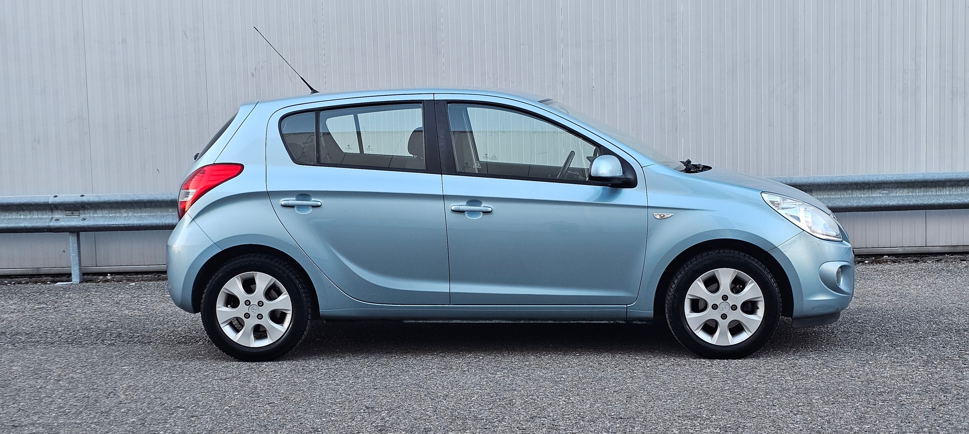 HYUNDAI i20 1.4 Style-image-5