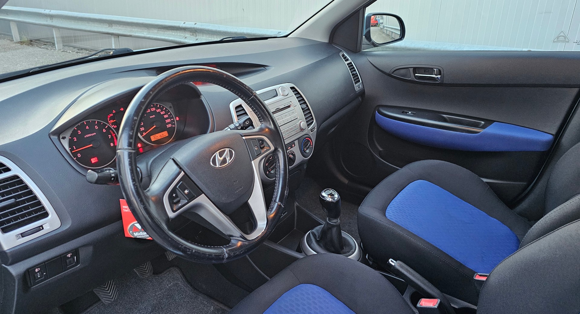 HYUNDAI i20 1.4 Style-image-6