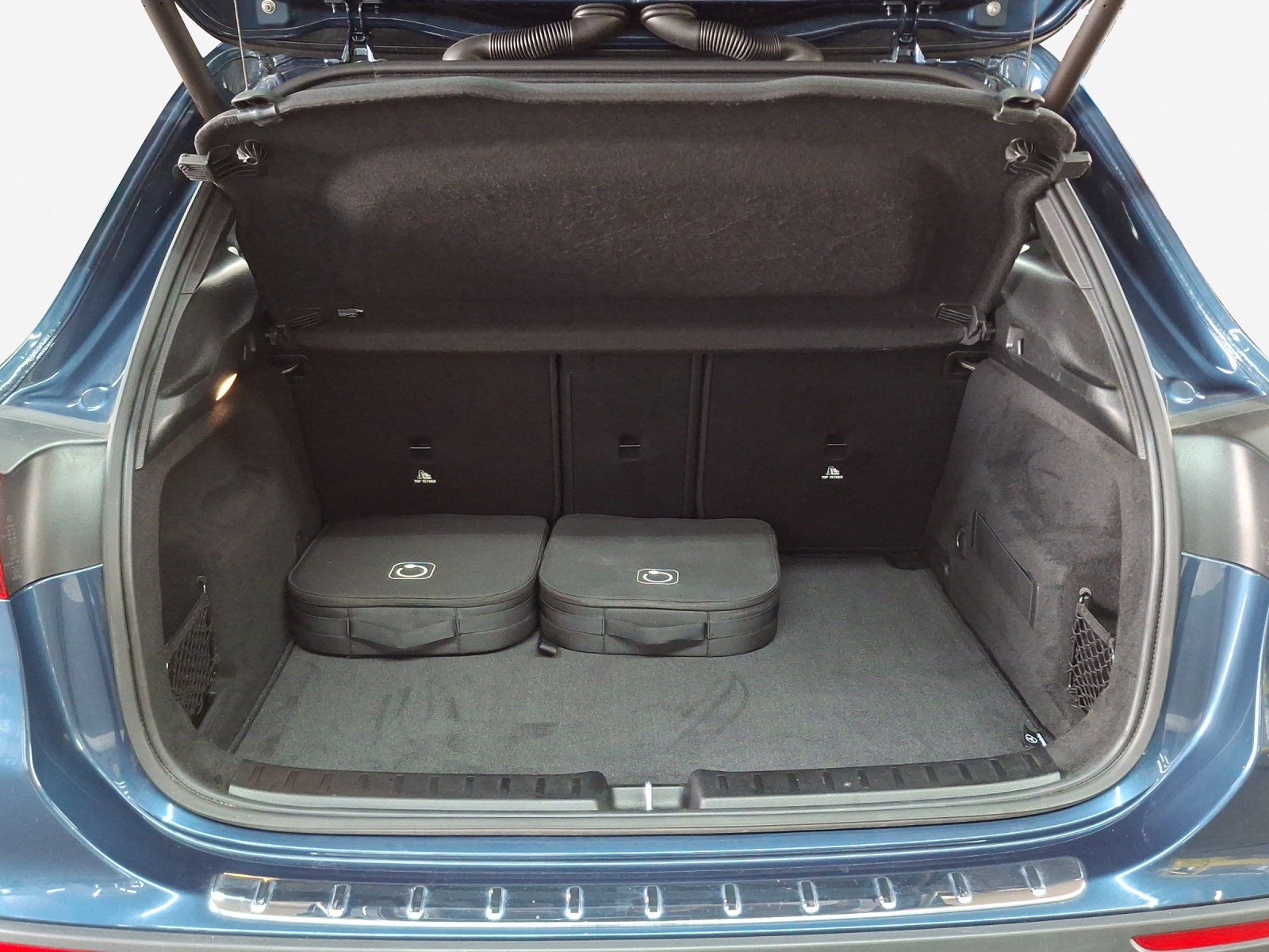 MERCEDES-BENZ GLA 250e Progressive 8G-DCT-image-13