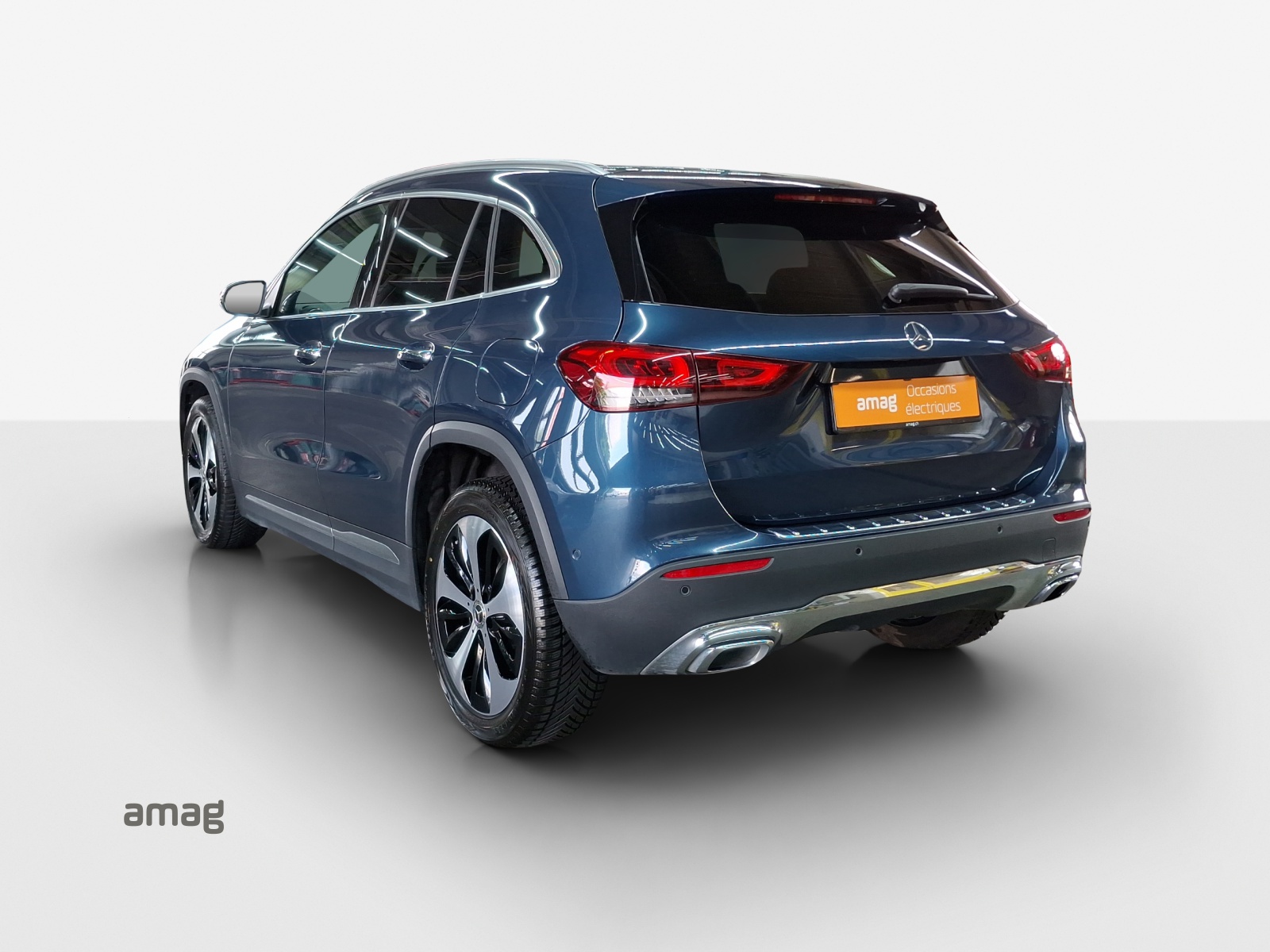 MERCEDES-BENZ GLA 250e Progressive 8G-DCT-image-3