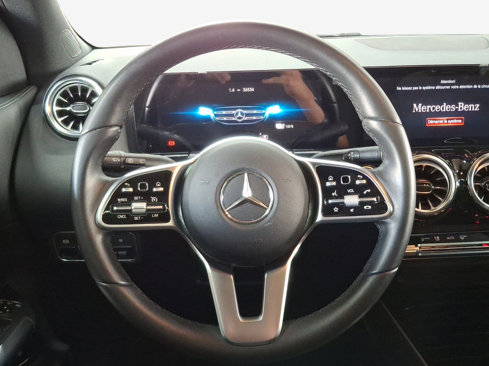 MERCEDES-BENZ GLA 250e Progressive 8G-DCT-image-9