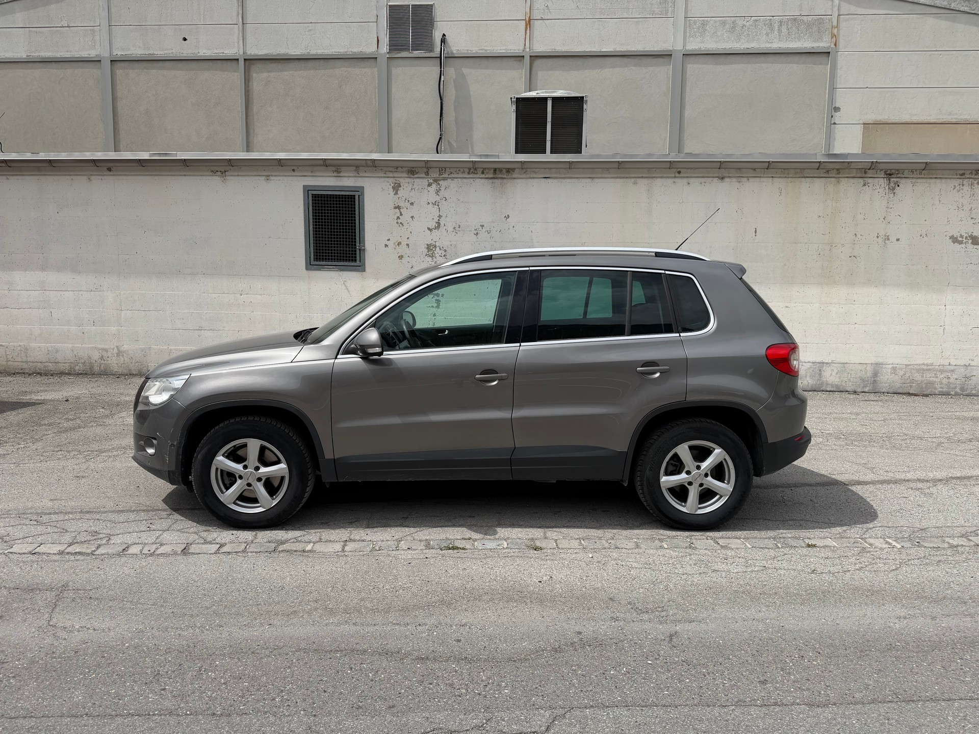 VW Tiguan 2.0 TSI Sport&Style Tiptronic-image-2