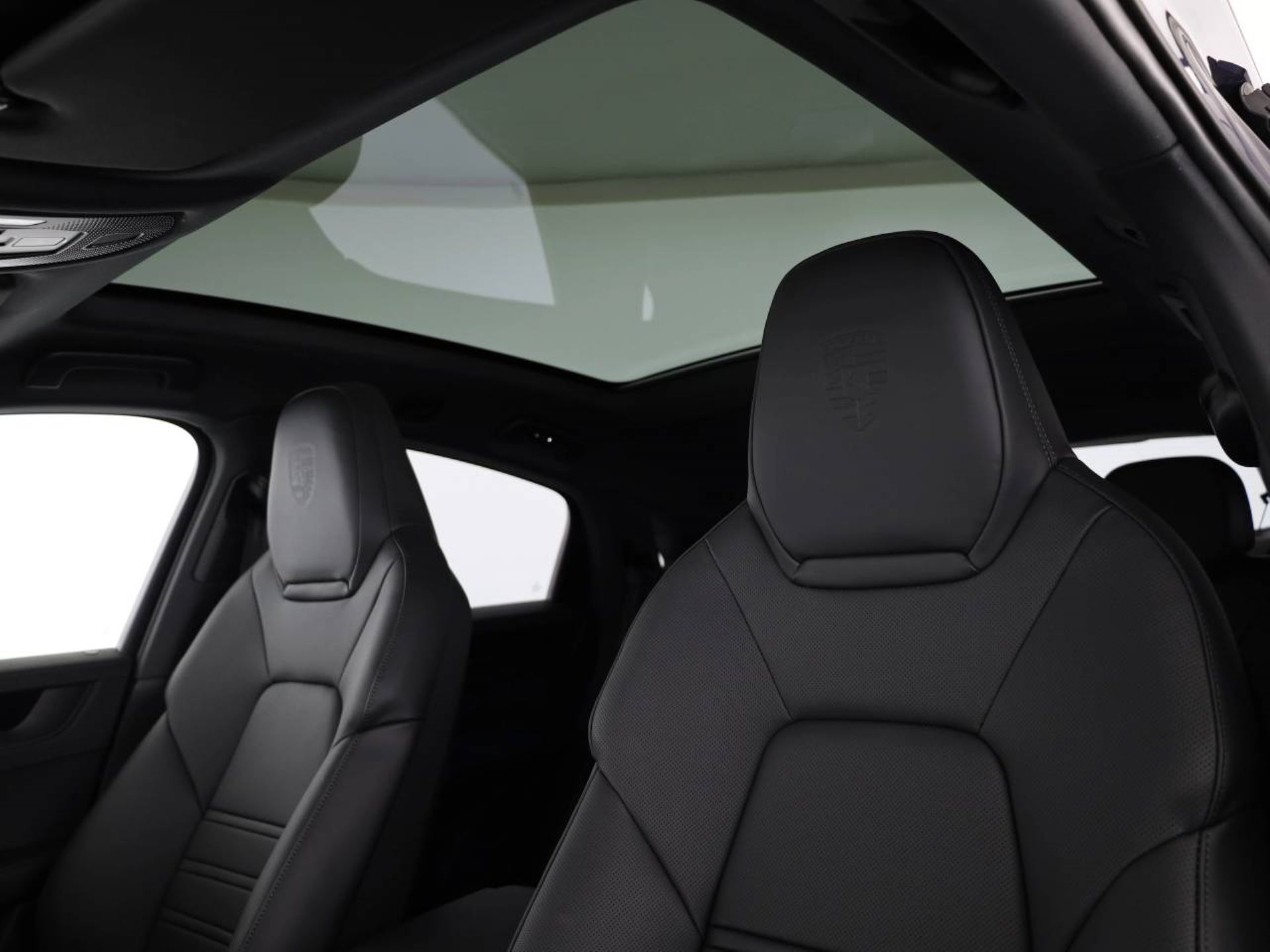 PORSCHE Cayenne E-Hybrid Coupé Black Edition-image-4