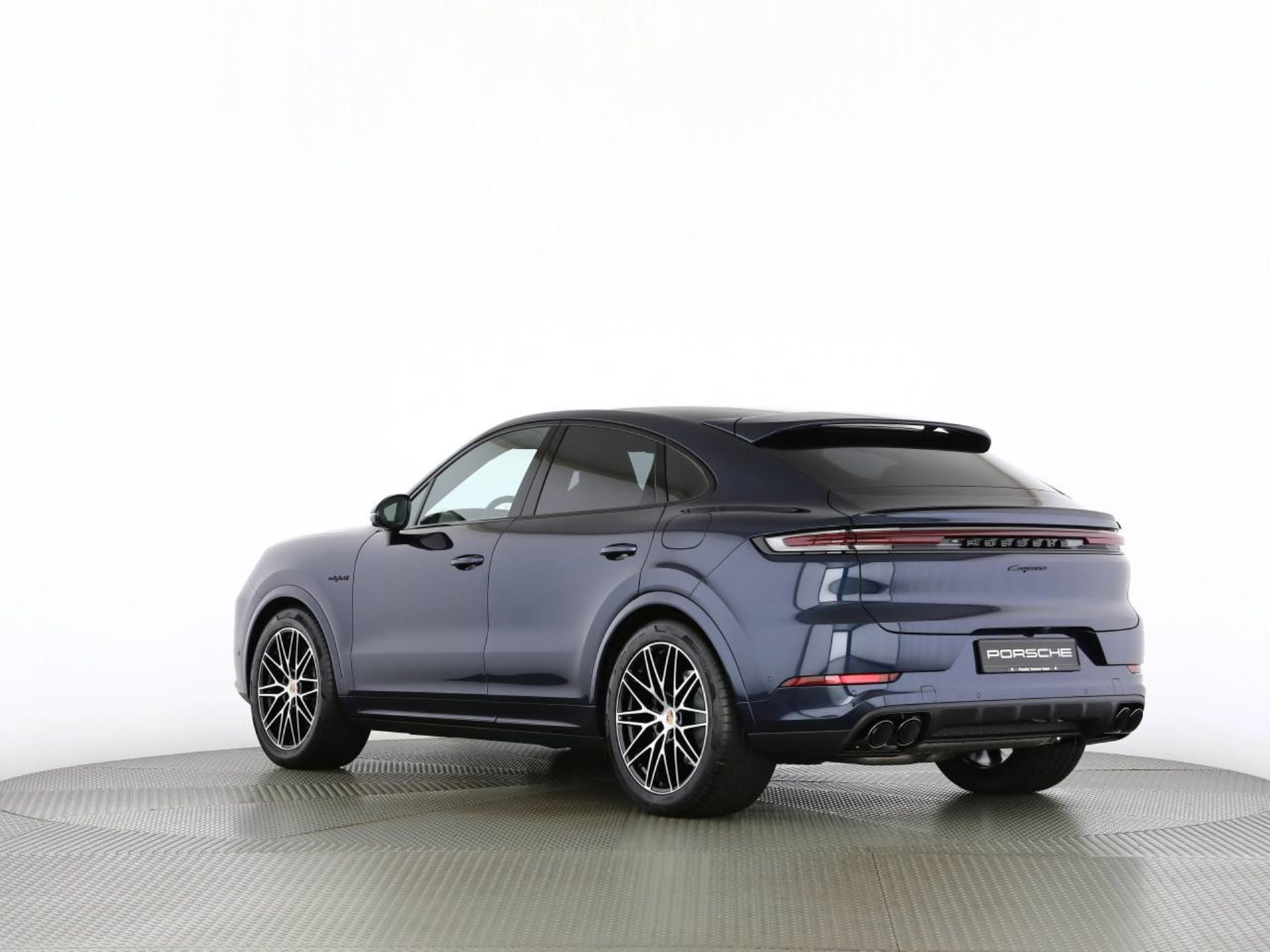 PORSCHE Cayenne E-Hybrid Coupé Black Edition-image-16