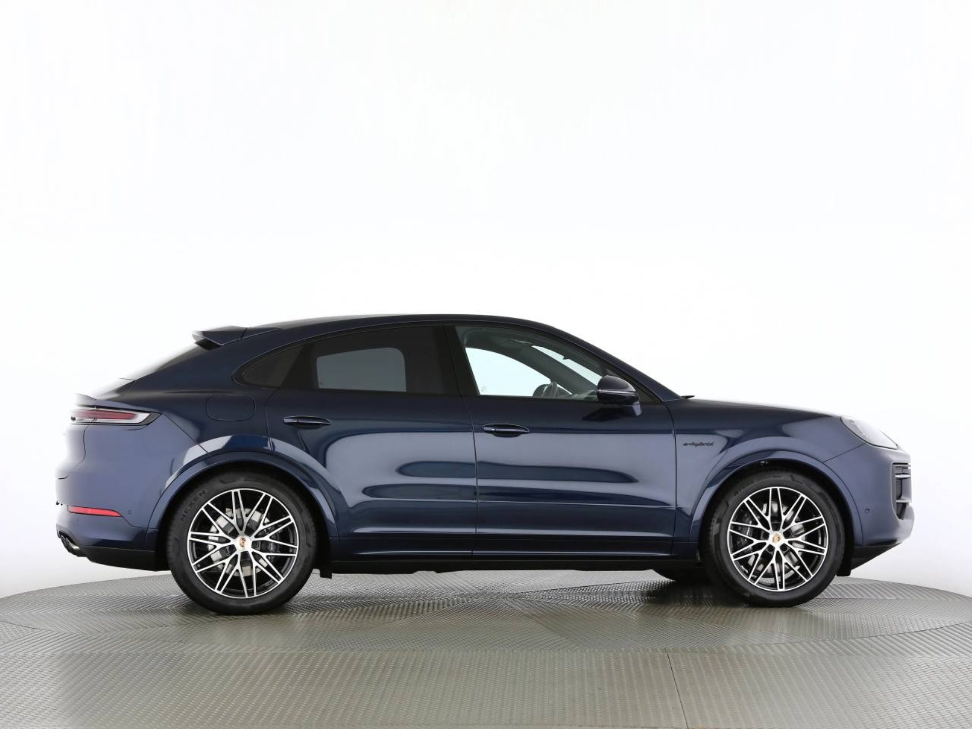 PORSCHE Cayenne E-Hybrid Coupé Black Edition-image-23