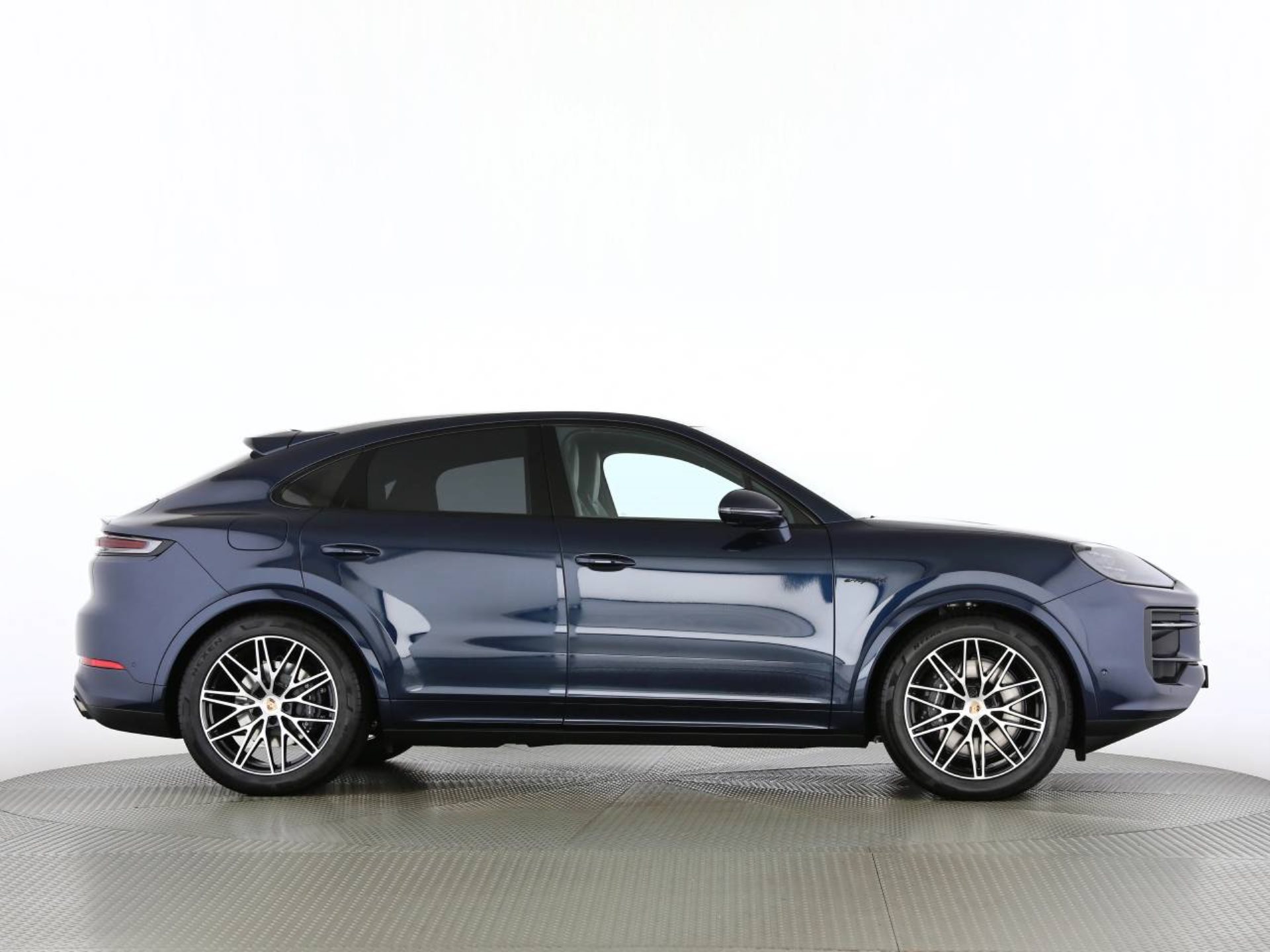 PORSCHE Cayenne E-Hybrid Coupé Black Edition-image-24