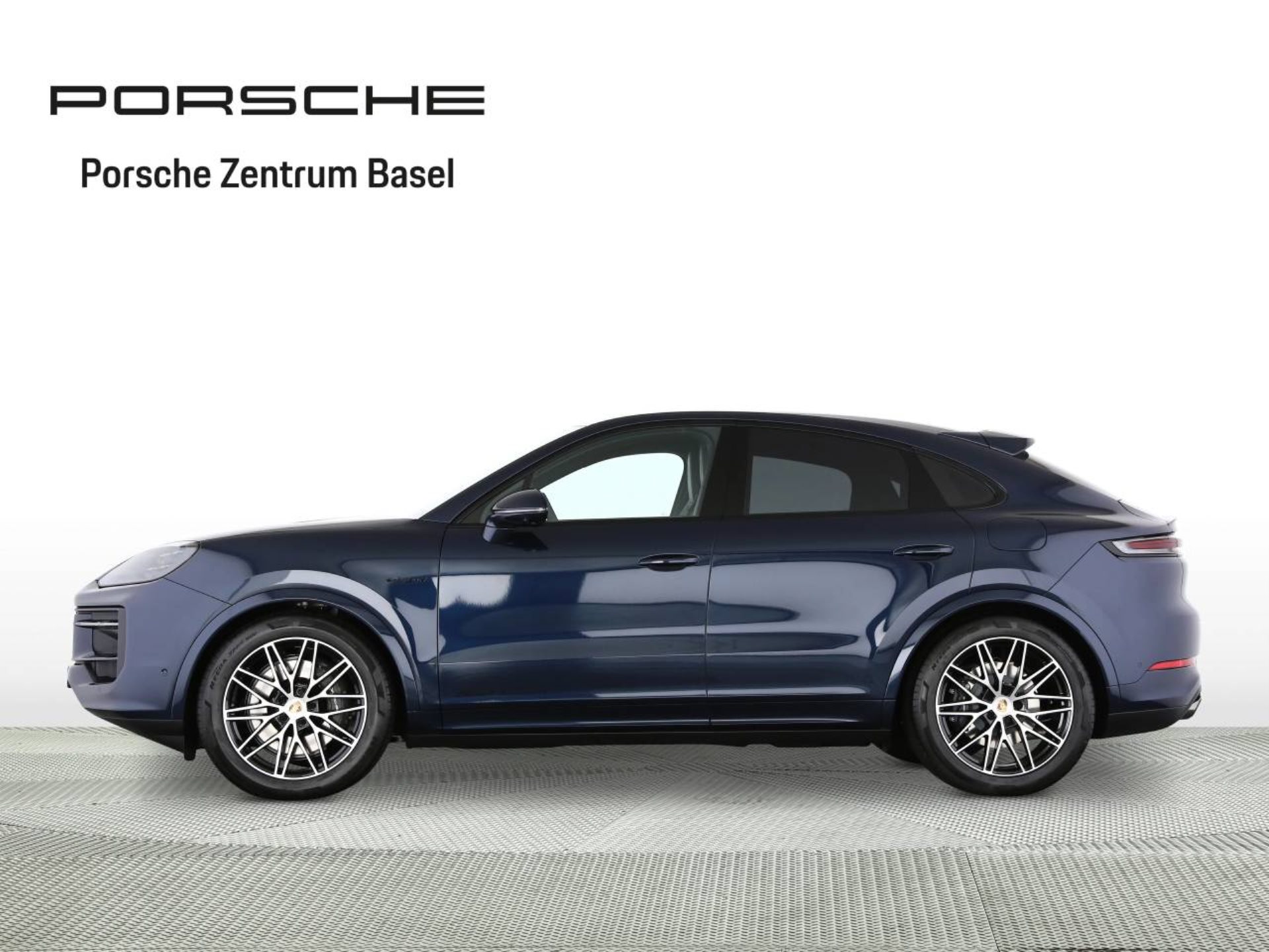 PORSCHE Cayenne E-Hybrid Coupé Black Edition-showroom-element-1