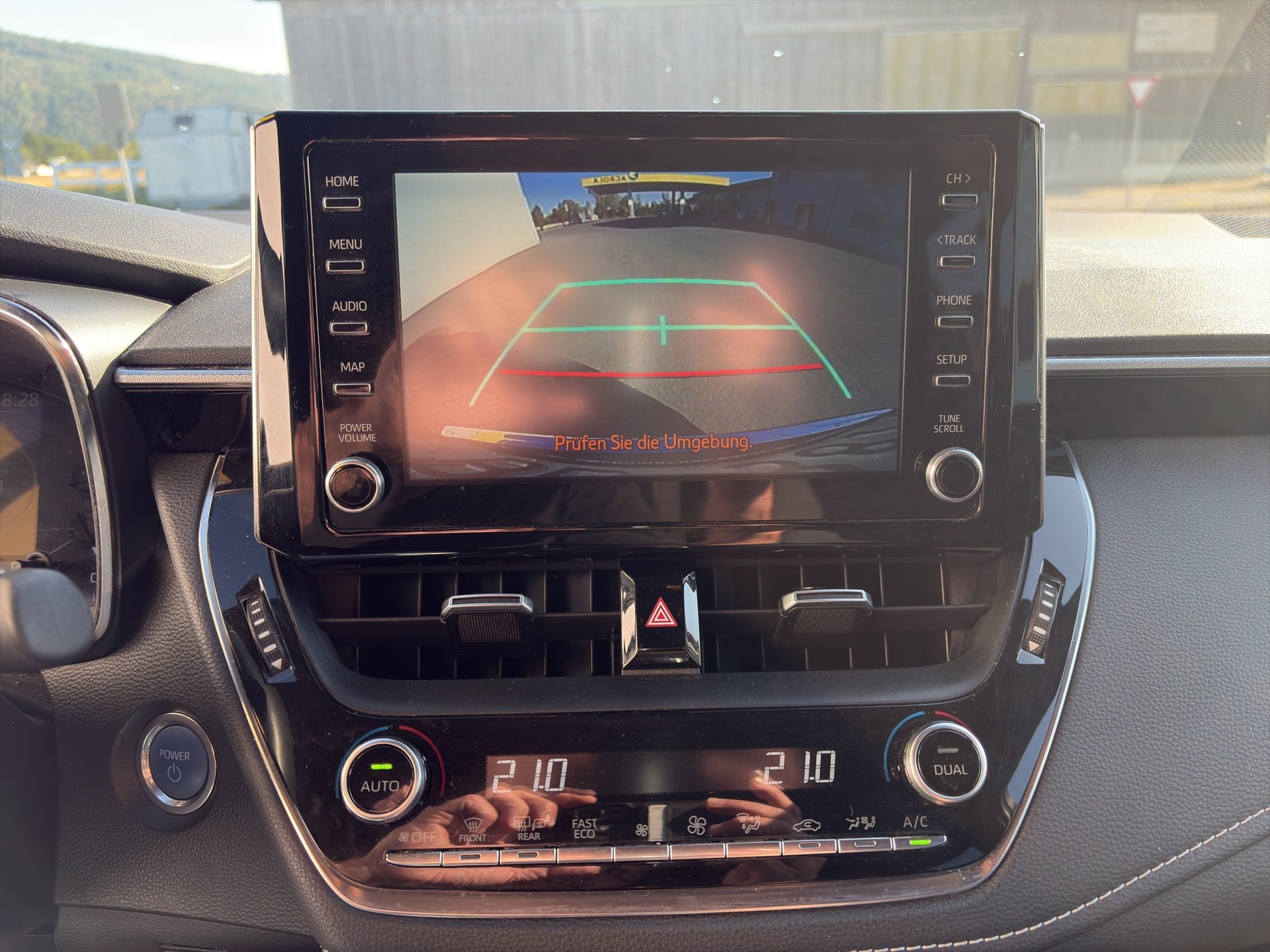 TOYOTA Corolla Touring Sports 1.8 HSD Trend e-CVT-image-22
