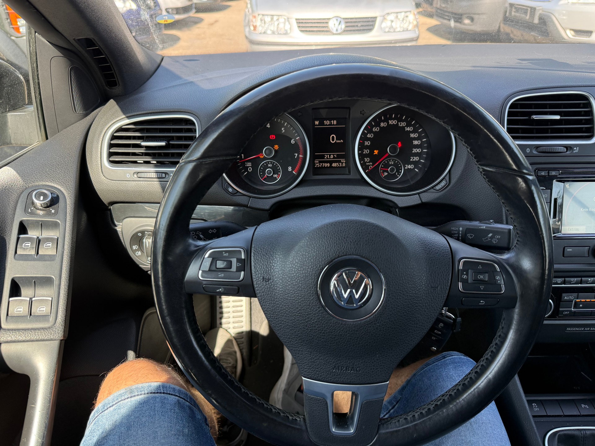 VW Golf Cabrio 1.2 TSI BlueMotion Technology-image-12
