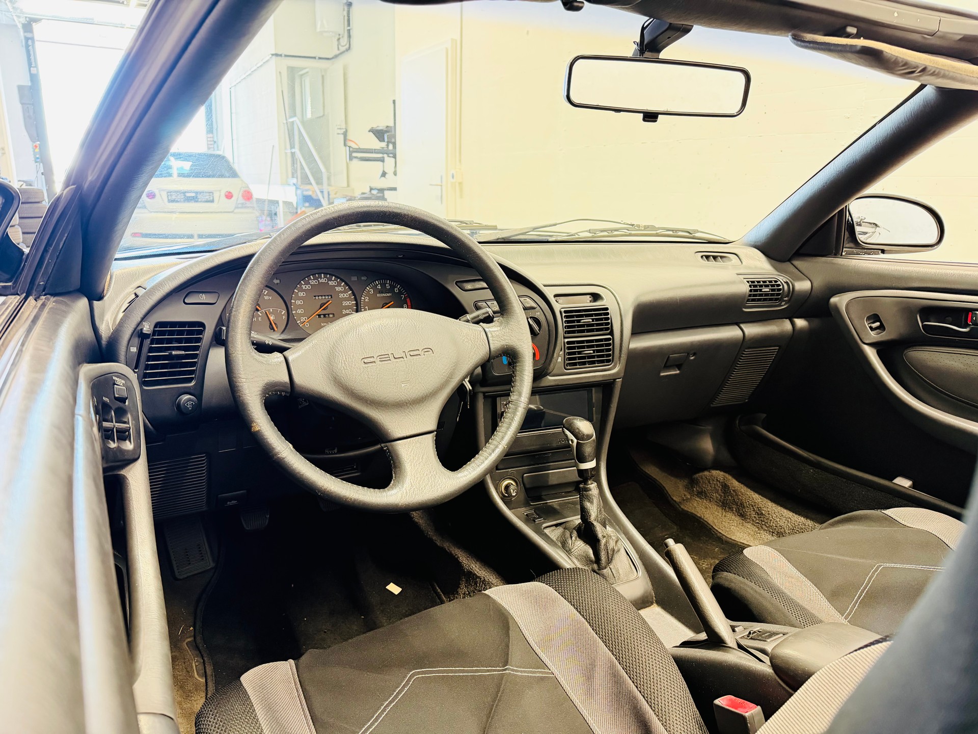 TOYOTA Celica 2000 GTi Cabrio-image-9