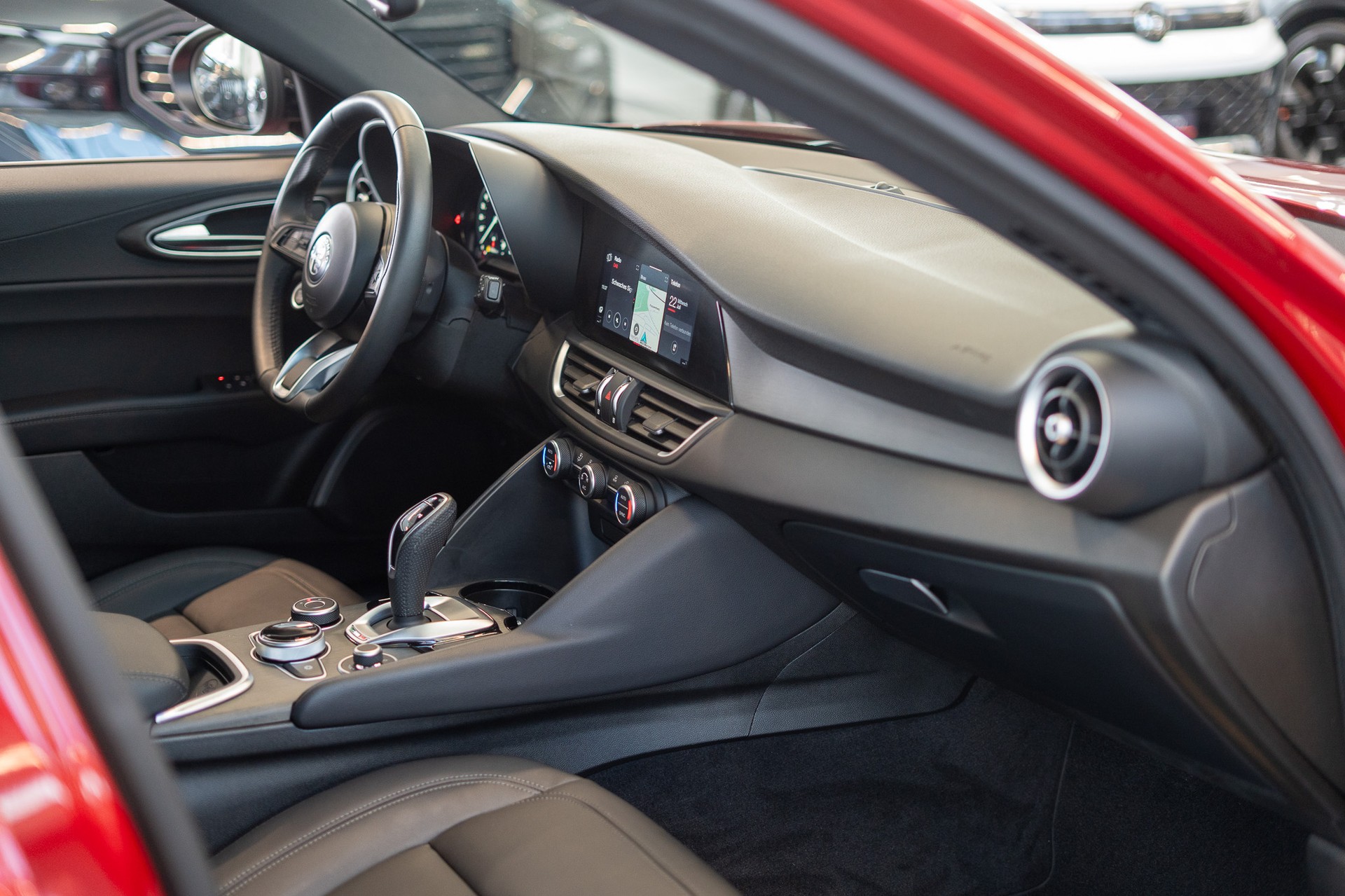ALFA ROMEO Giulia 2.0 Q4 TI Edition / Memory Sitze / Voll-Leder / Navi-image-14