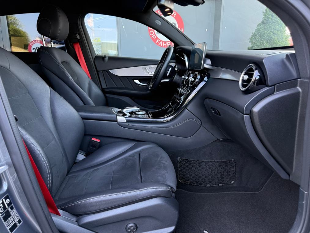 MERCEDES-BENZ GLC Coupé 300 AMG Line 4Matic 9G-Tronic-image-10