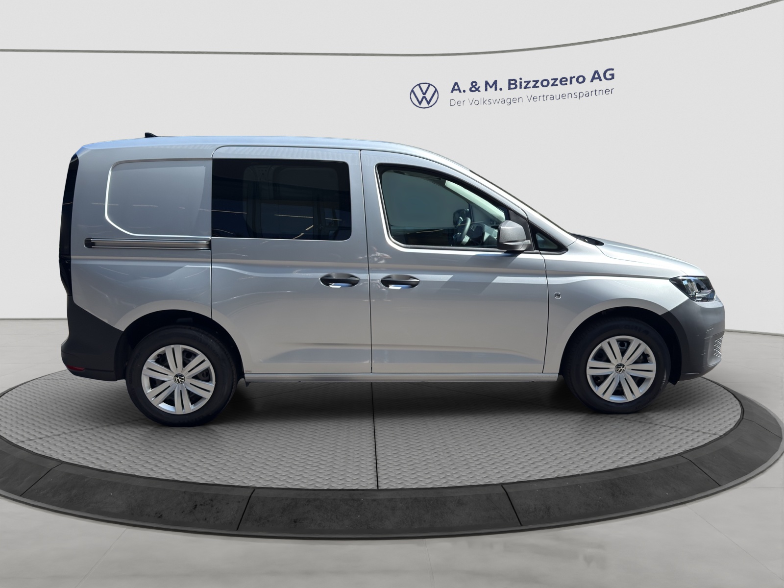 VW Caddy Cargo 1.5 TSI Entry-image-5