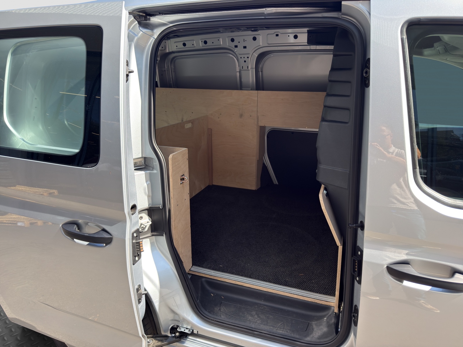 VW Caddy Cargo 1.5 TSI Entry-image-12