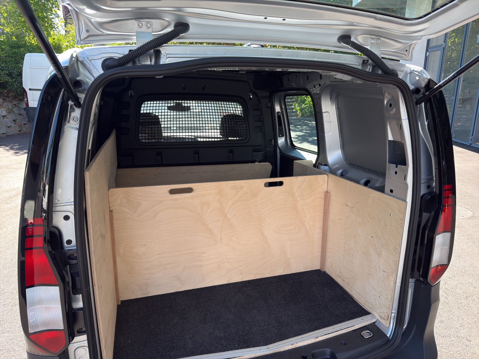 VW Caddy Cargo 1.5 TSI Entry-image-16