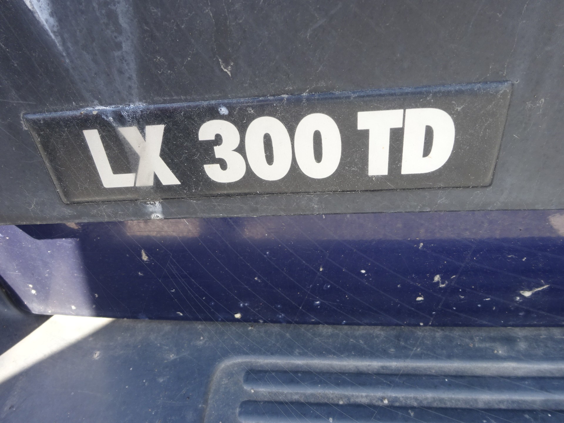 TOYOTA Land Cruiser 300 3.0 TD LX-image-12