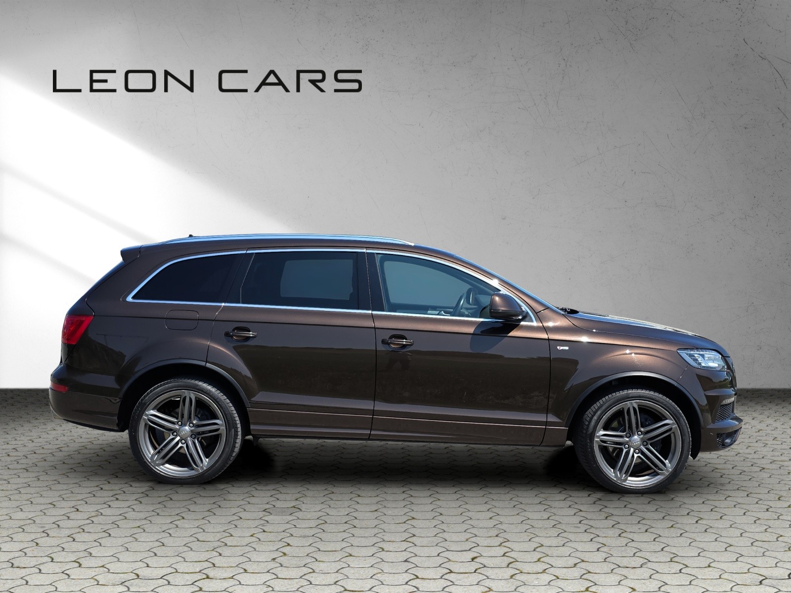 AUDI Q7 3.0 TDI quattro tiptronic S-Line Luftfederung 7-Sitzer-showroom-element-3