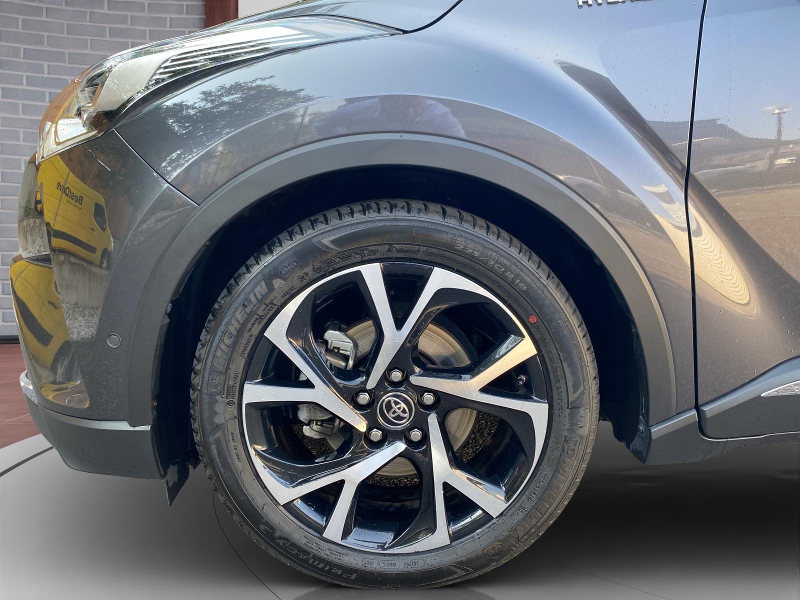 TOYOTA C-HR 1.8 VVTi HSD Style / frisch ab MFK / 8-fach bereift-image-9