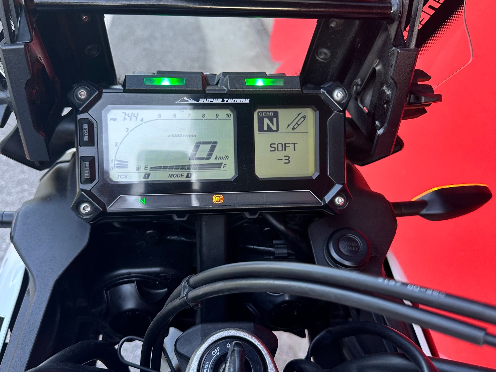 YAMAHA XT 1200 ZE Super Ténéré-image-7