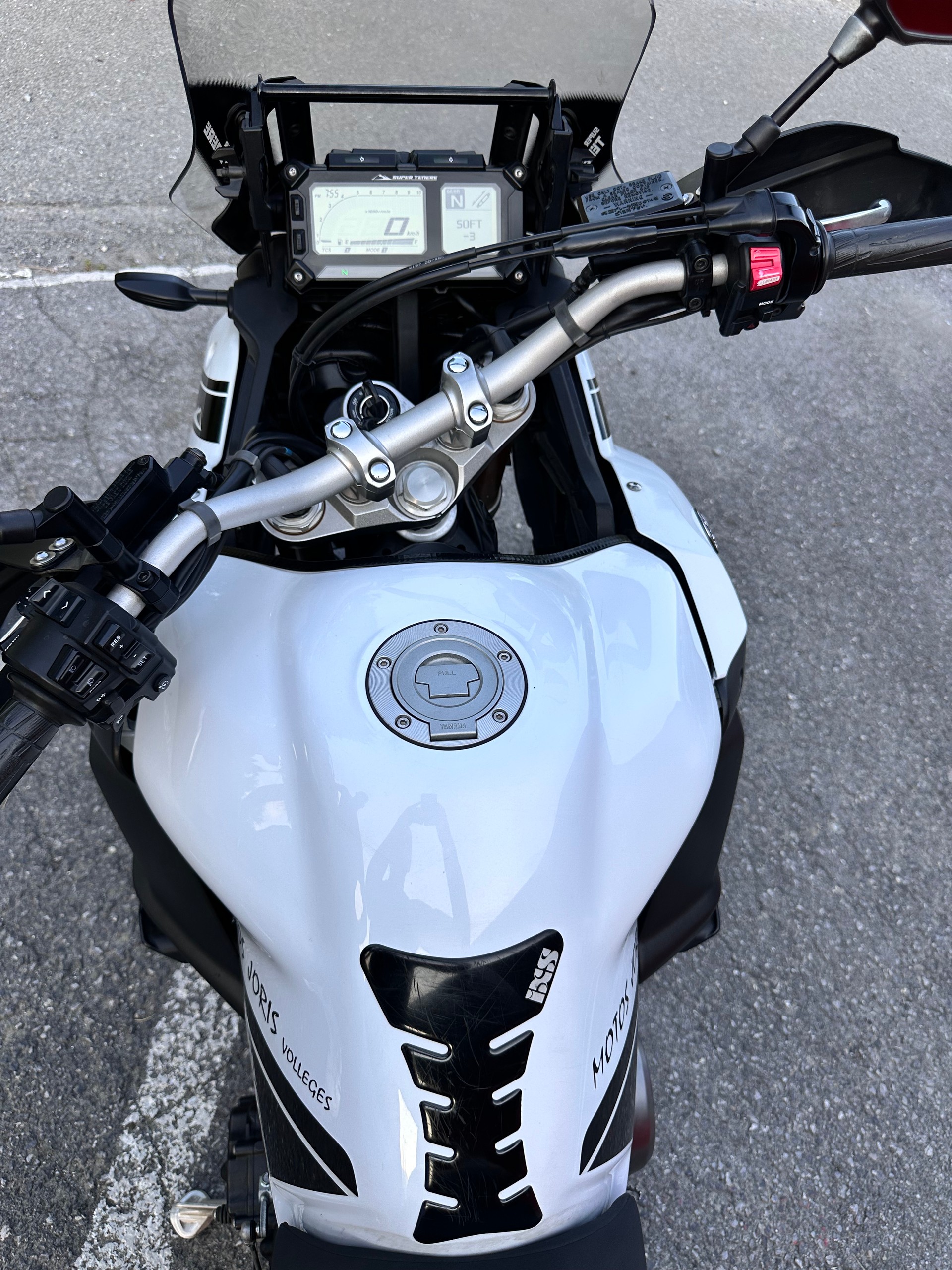 YAMAHA XT 1200 ZE Super Ténéré-image-11