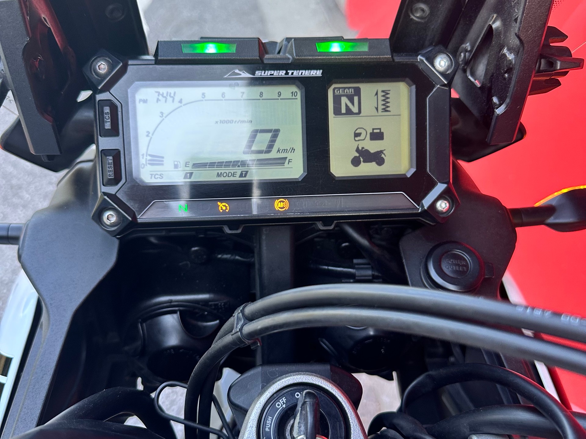 YAMAHA XT 1200 ZE Super Ténéré-image-8