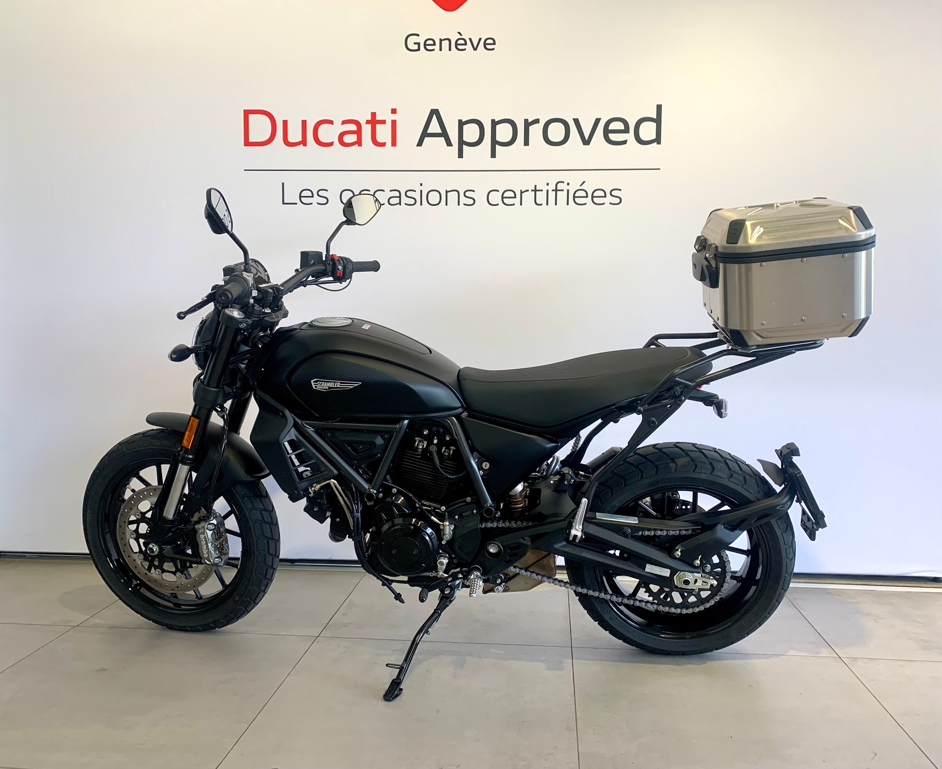 DUCATI Scrambler Icon Dark 35kw-showroom-element-1