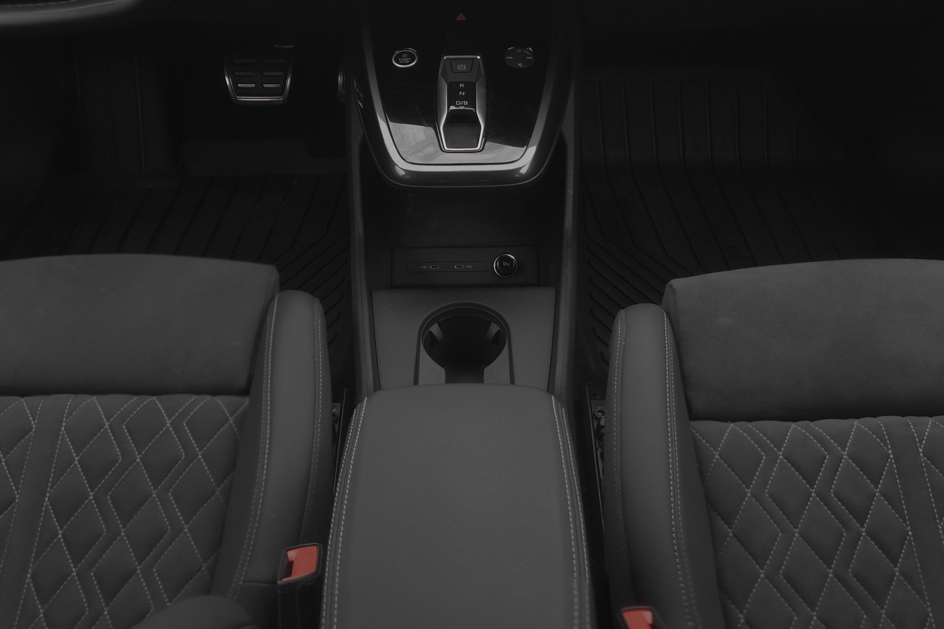 AUDI Q4 Sportback e-tron 50 quattro S line mit Wärmepumpe, Anhängerkupplung & 5J Garantie (Modelljahr 2024)-image-8